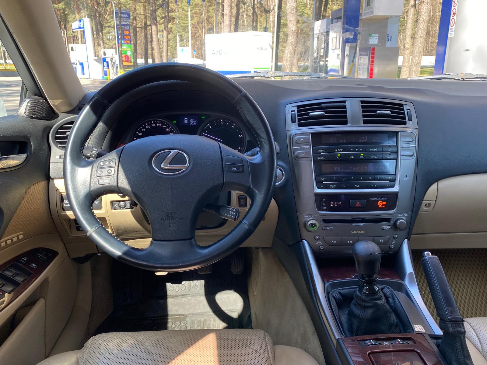 LEXUS IS 220