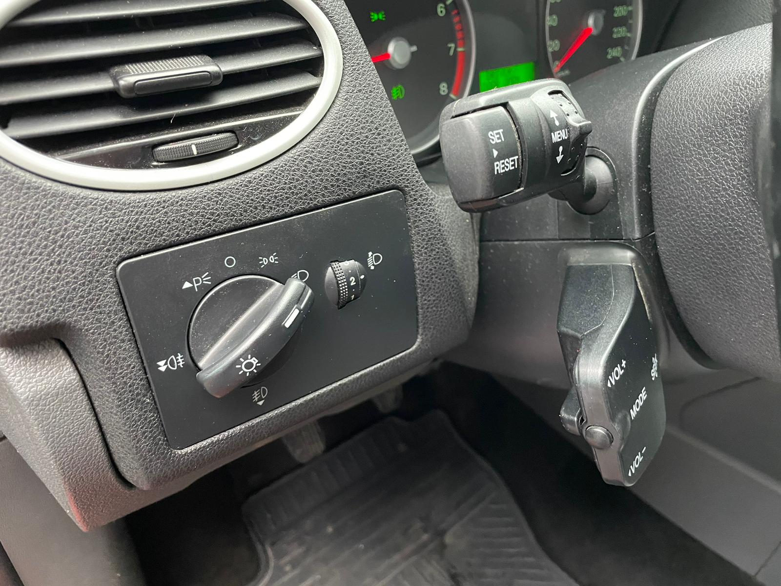 FORD FOCUS