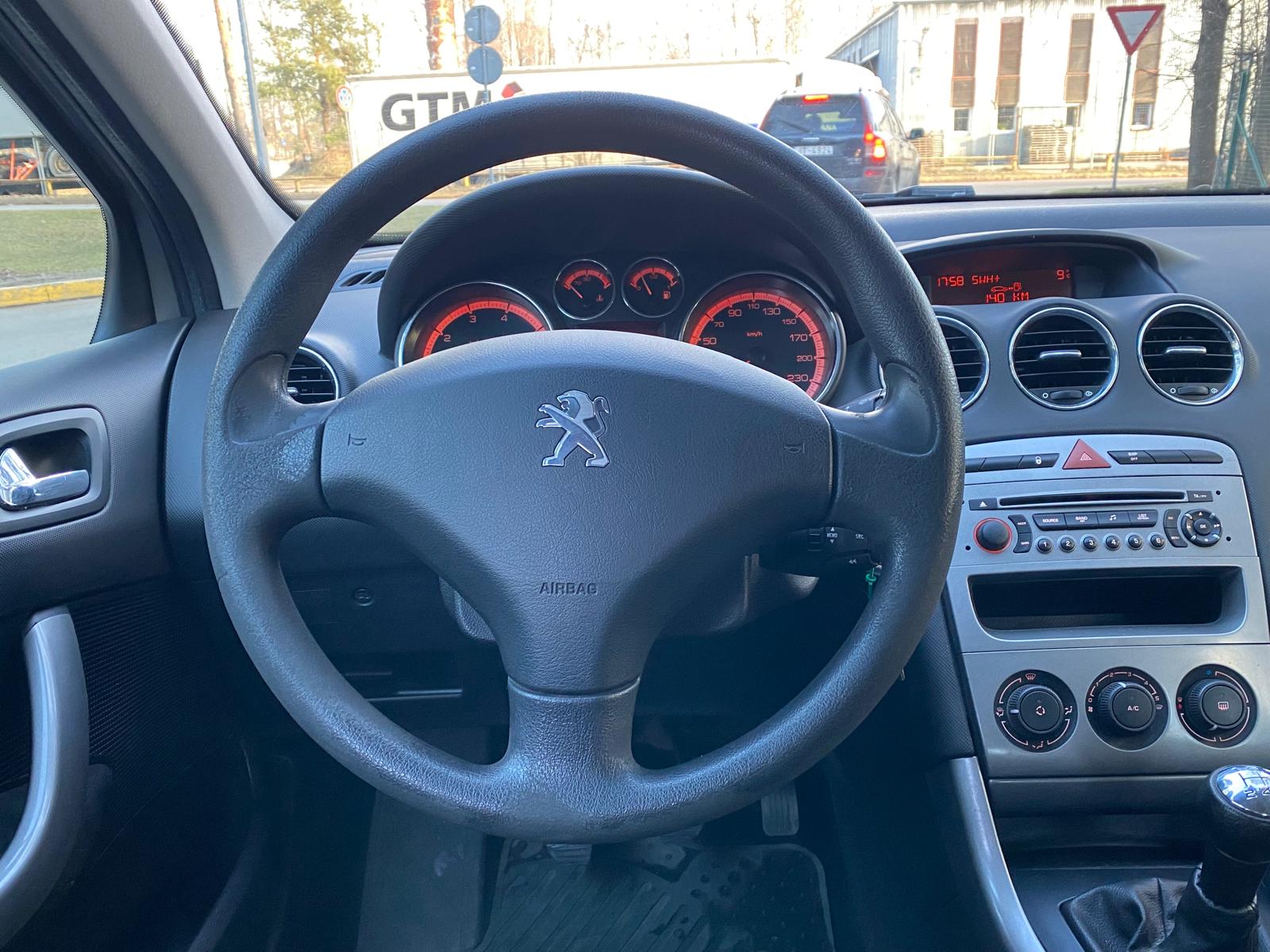 PEUGEOT 308