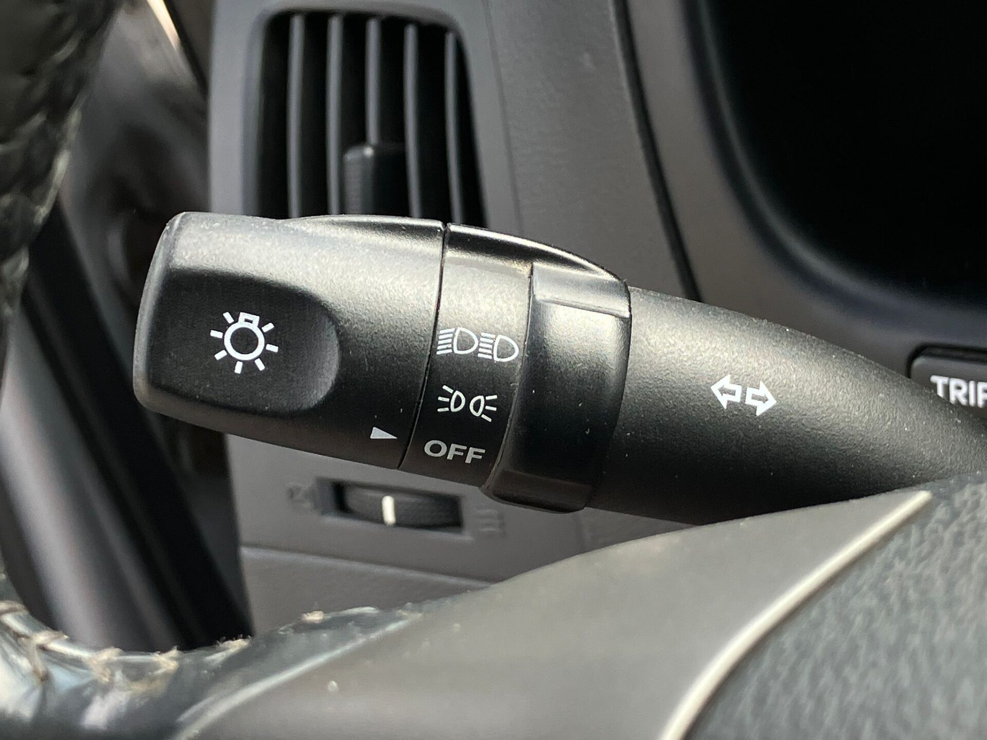 Hyundai H1 8-seats