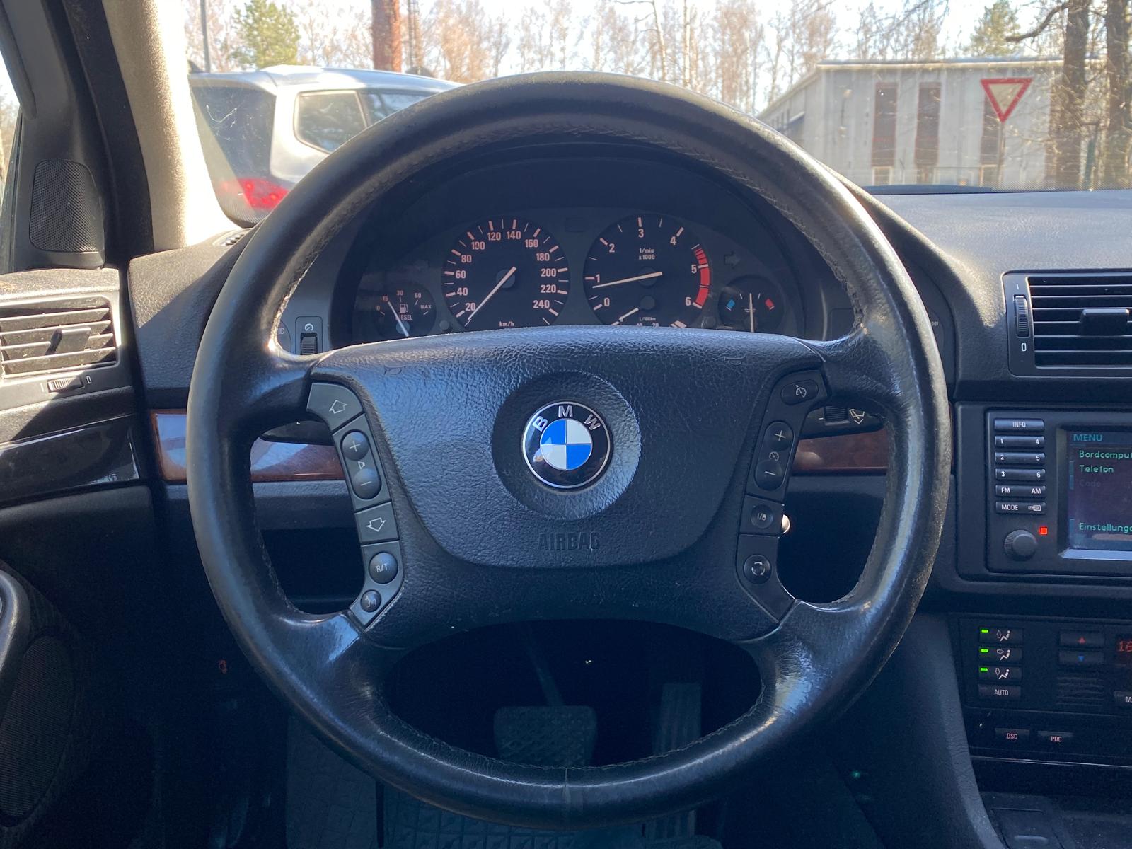BMW 525