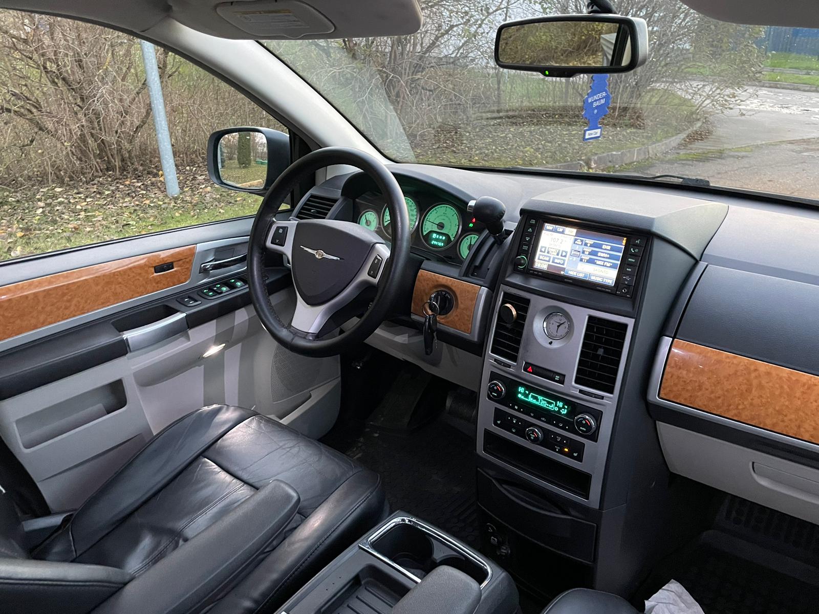Chrysler Grand Voyager stowngo 7-VIETAS