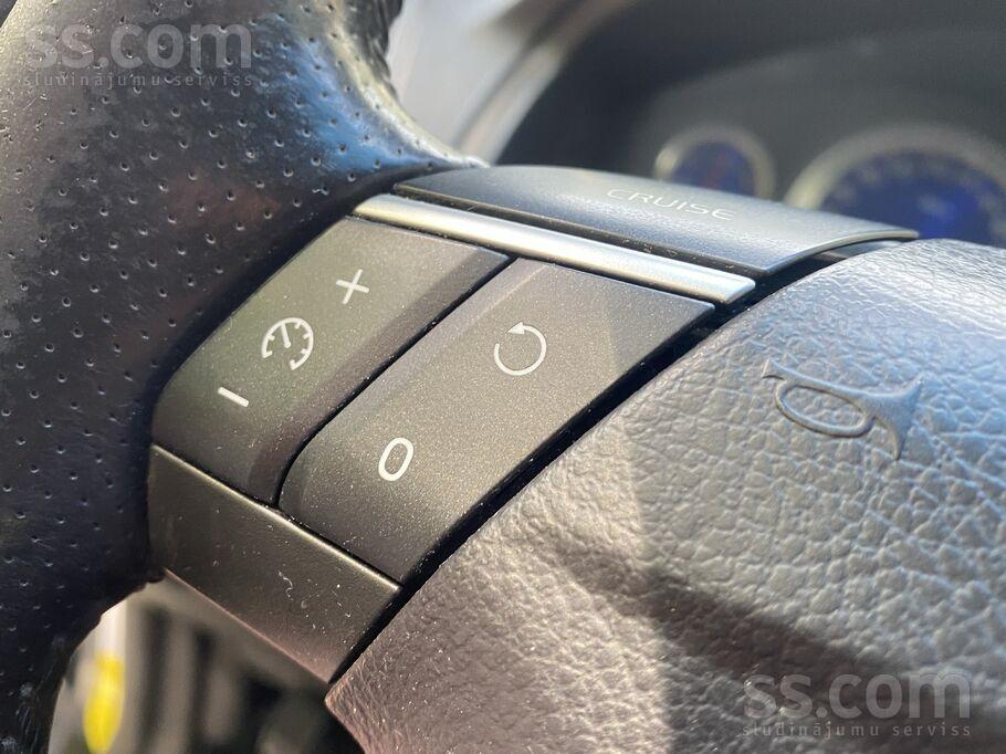 VOLVO XC90 R-DESIGN 7-vietas