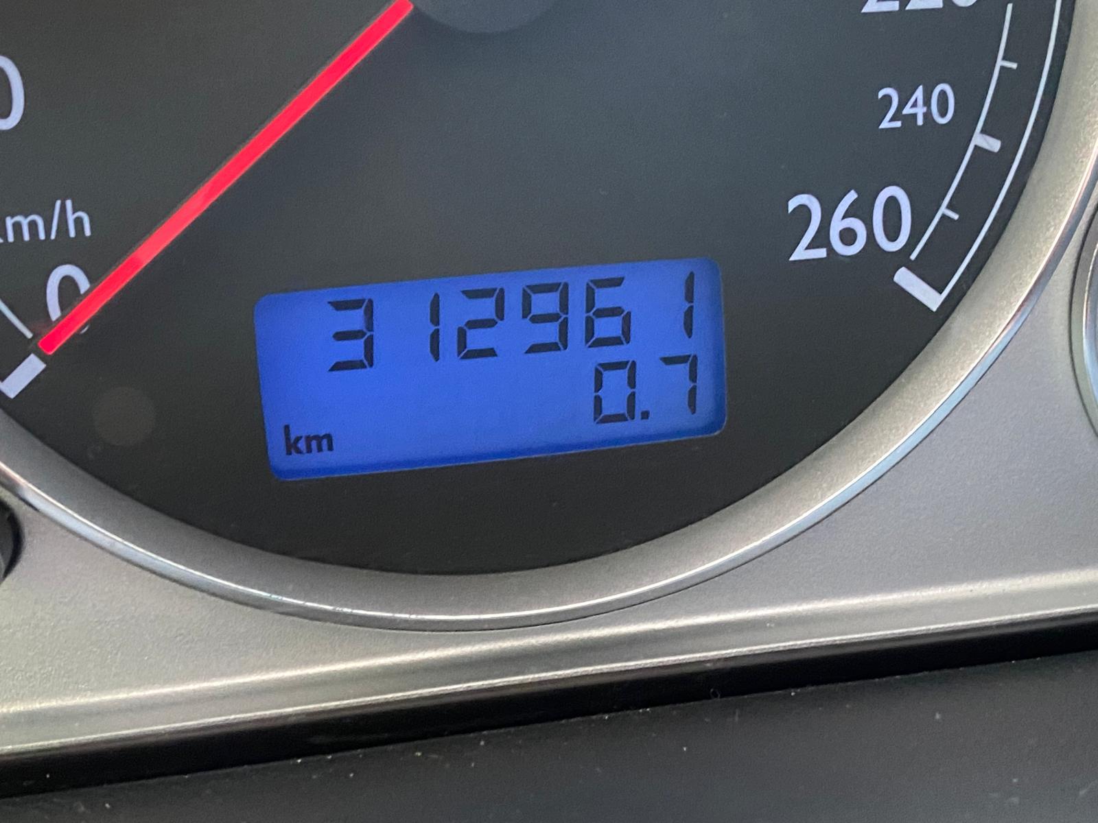 VW SHARAN FREESTYLE 7-VIETAS
