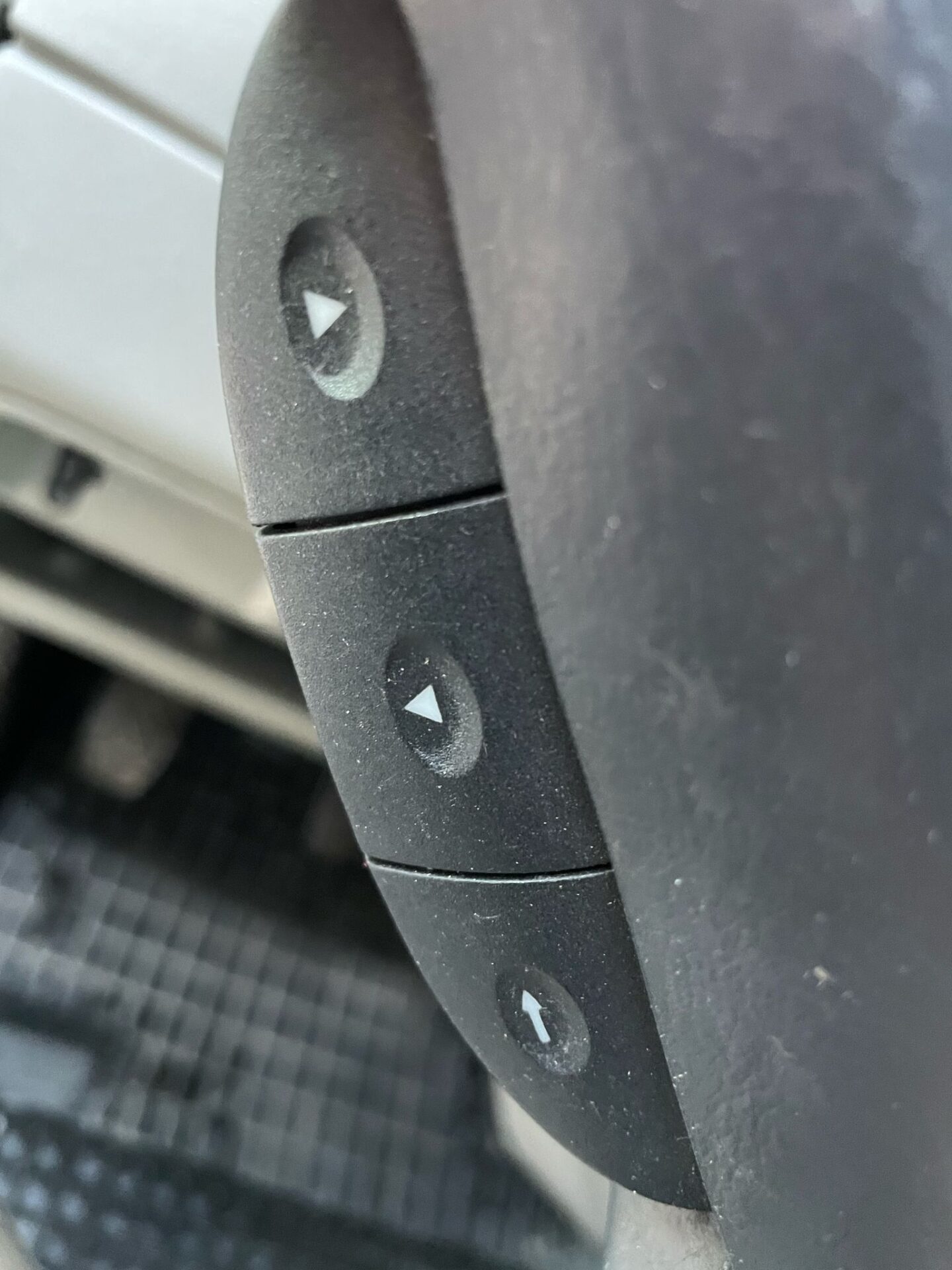 OPEL VIVARO 8-VIETAS