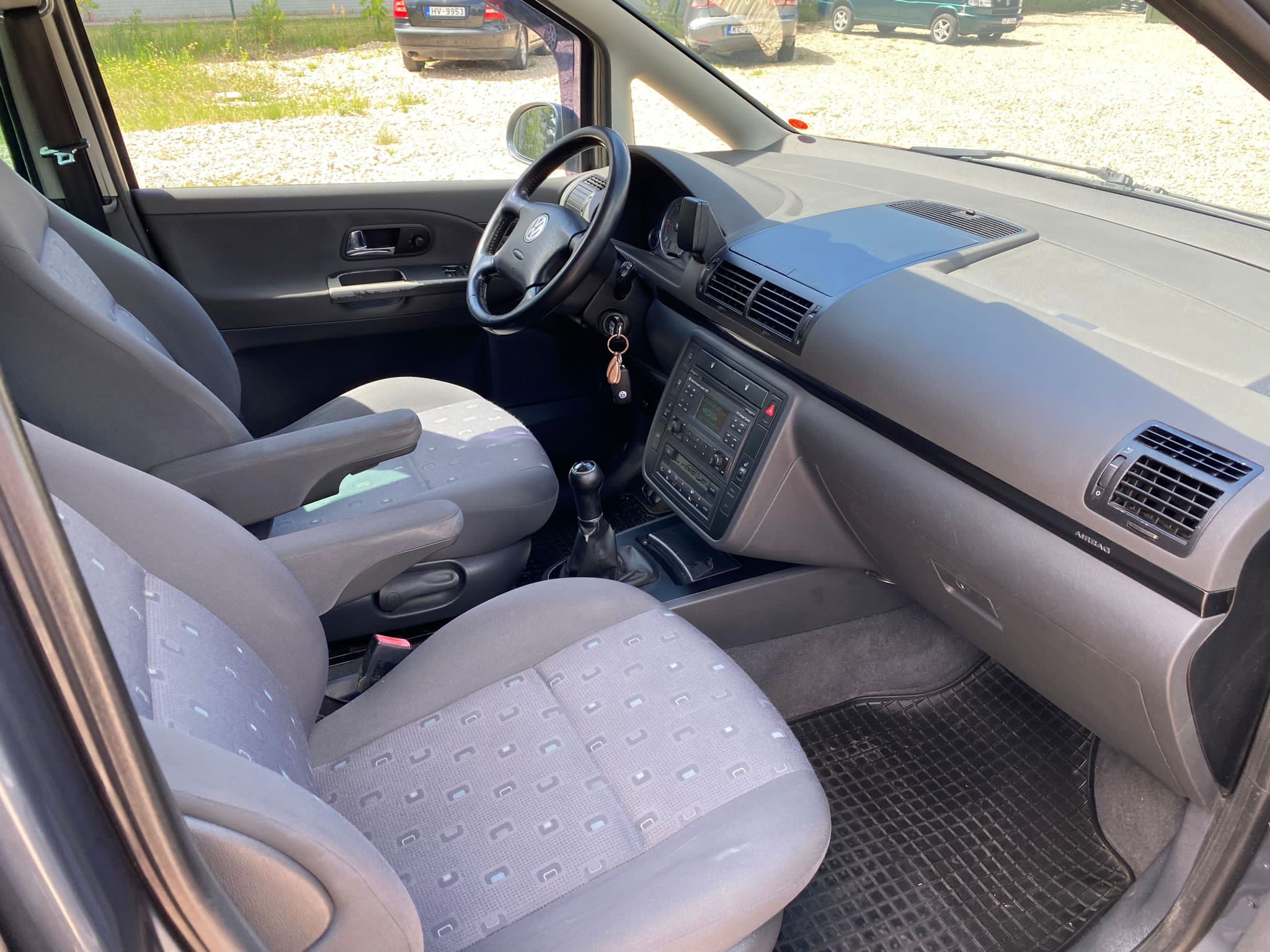 VW Sharan 7-VIETAS