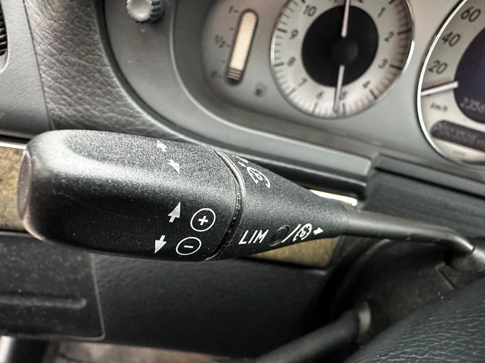 Mercedes Benz E220