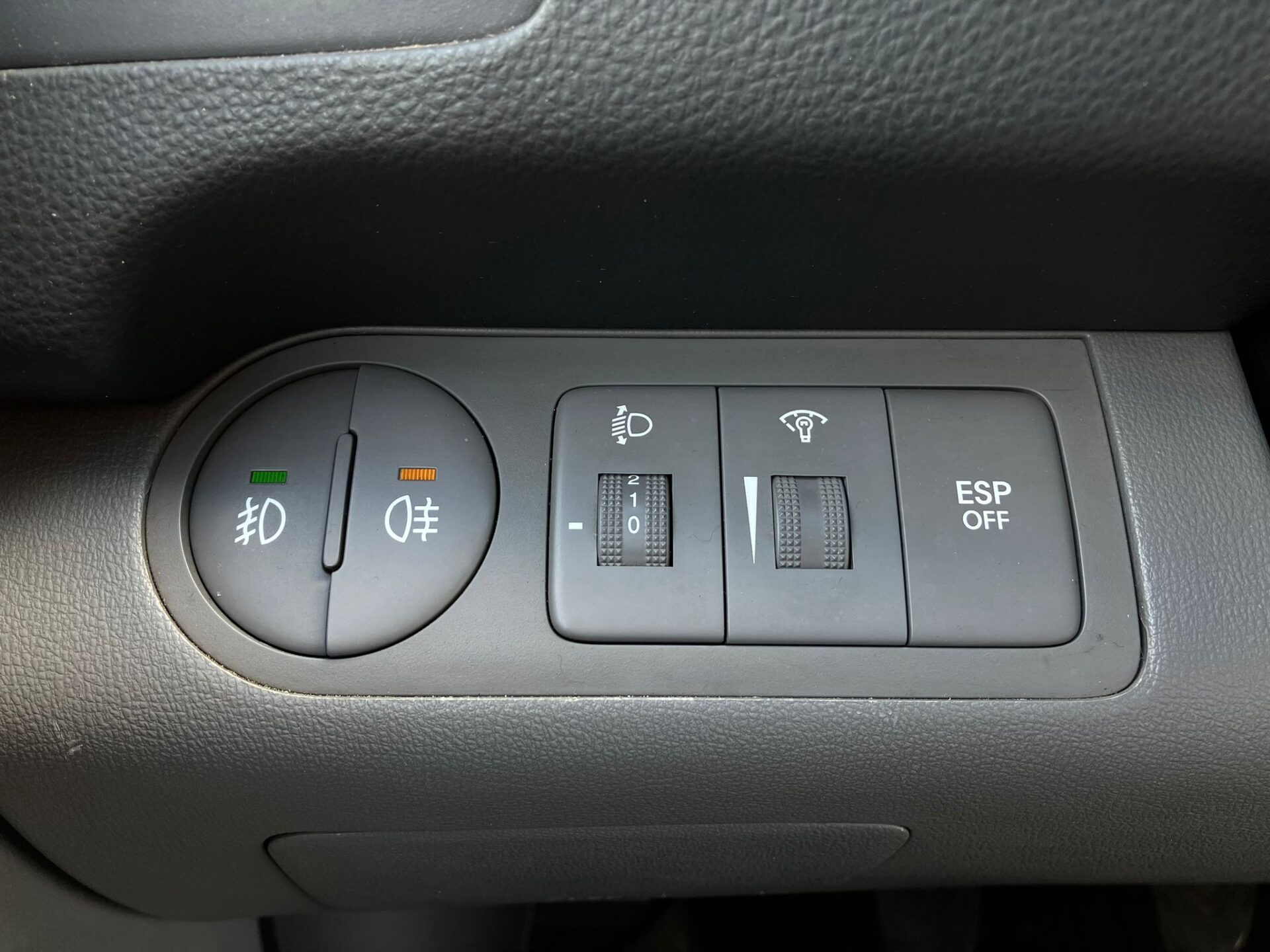 Hyundai H1 8-seats