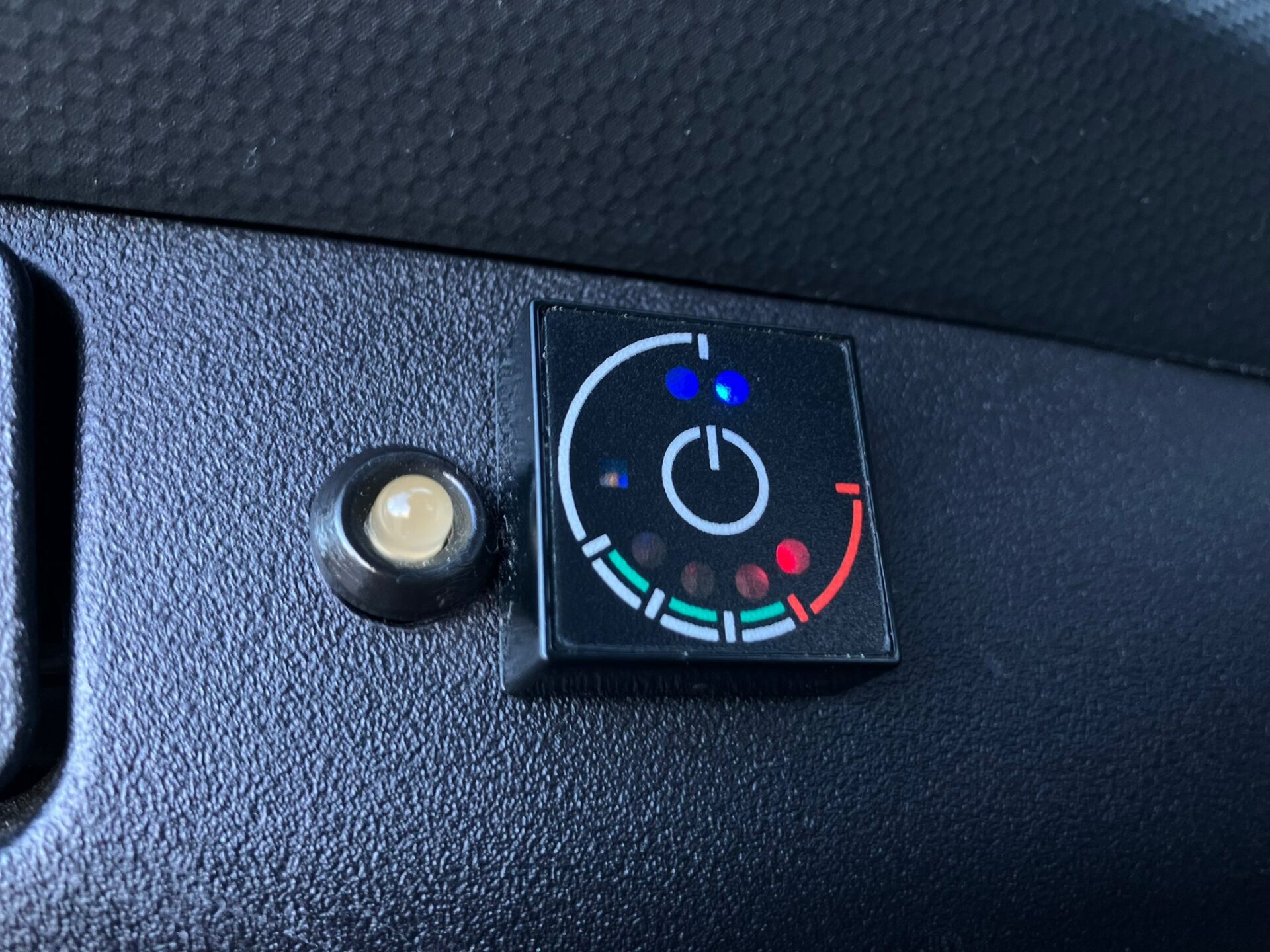 Mitsubishi Outlander 4×4 7-vietas