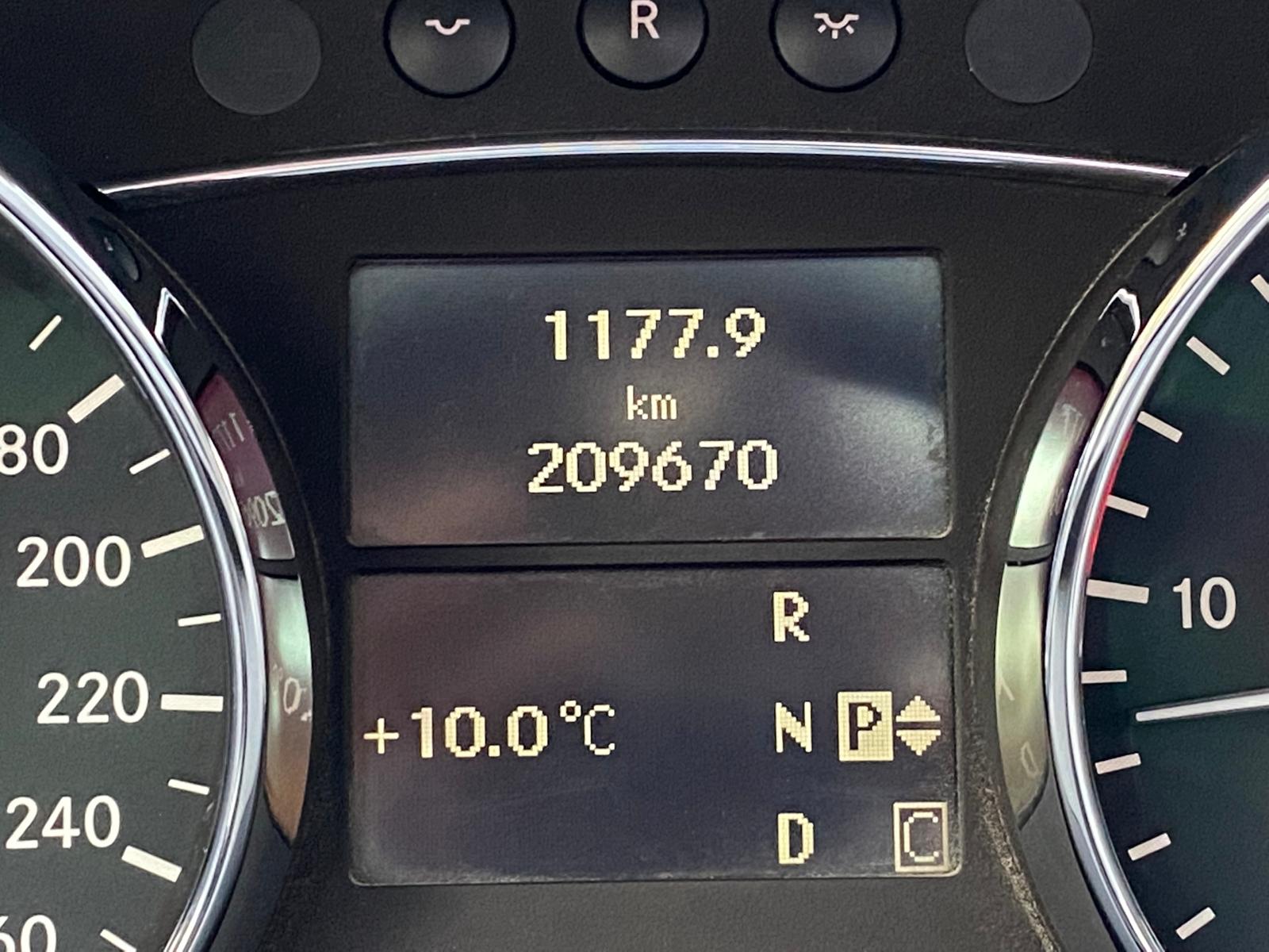 Mercedes Benz R320 6-мест