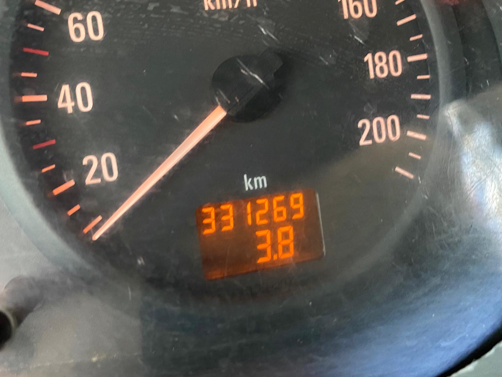 Opel Vivaro kravas buss 3-vietas