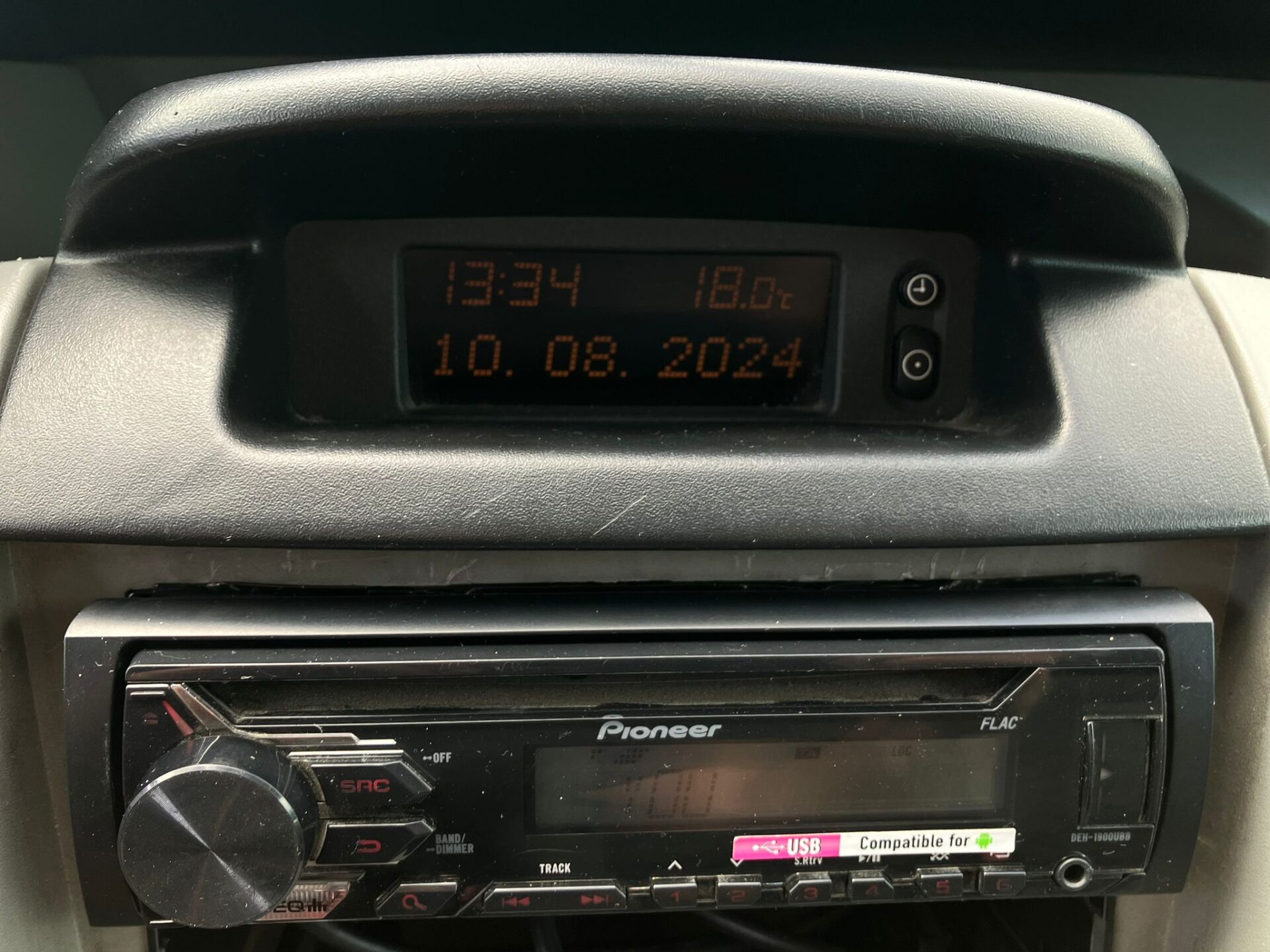 Opel Vivaro 9-vietas