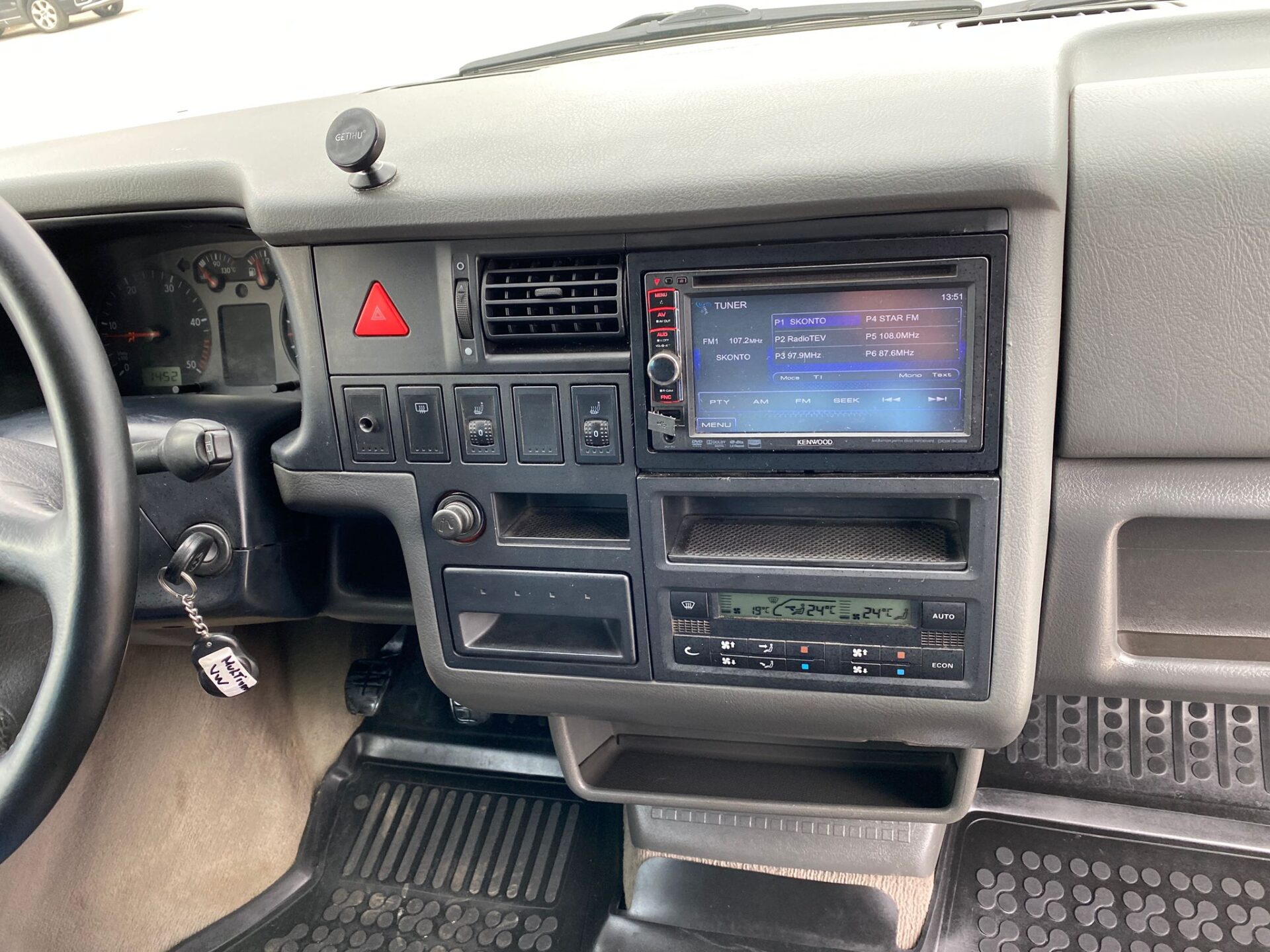 VW Multivan 7-vietas
