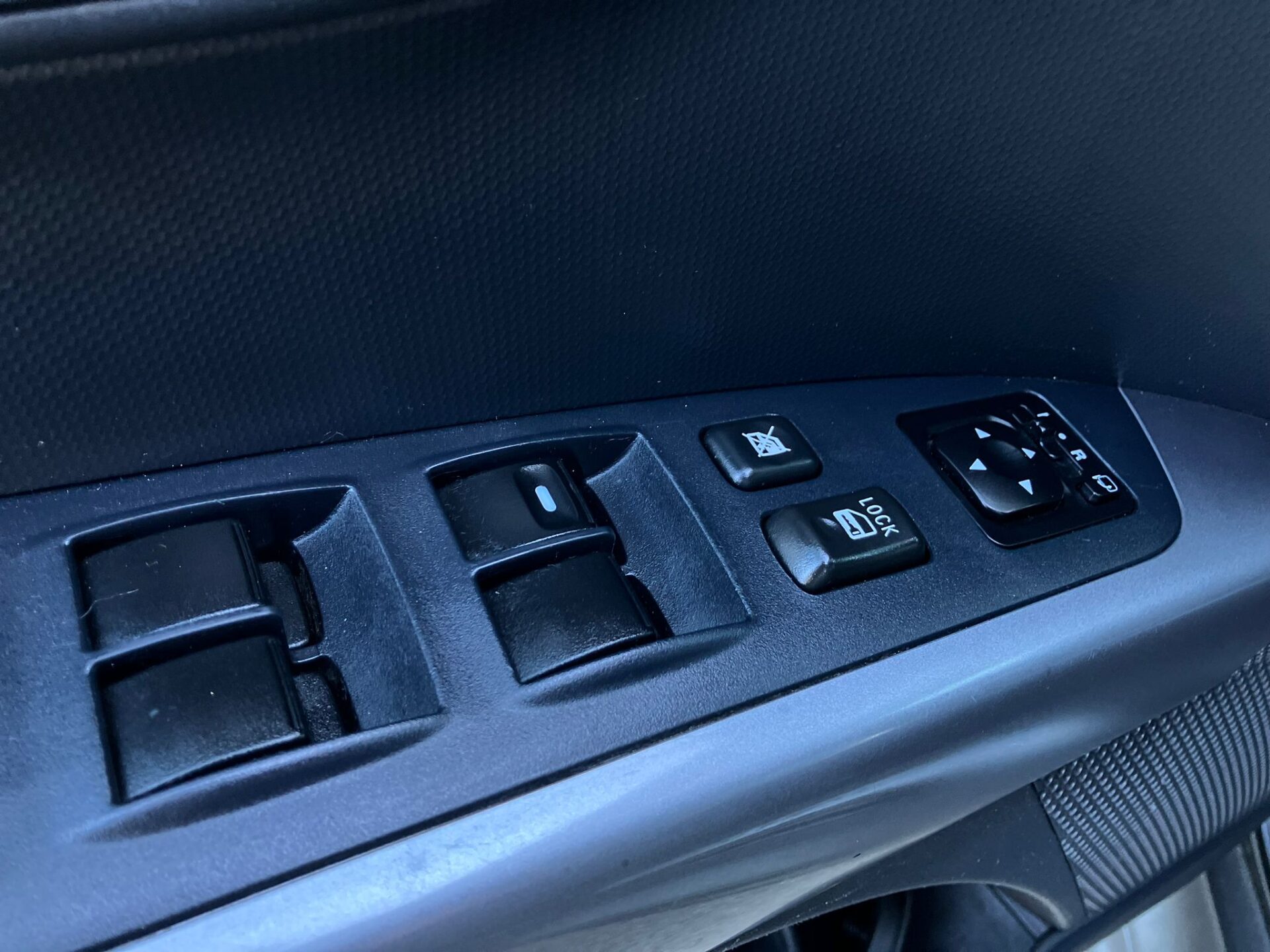 Mitsubishi Outlander 4×4 7-vietas