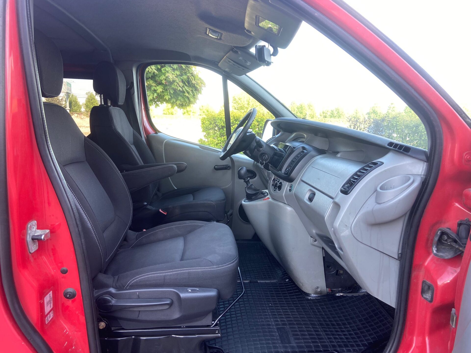 Renault Trafic 8-vietas