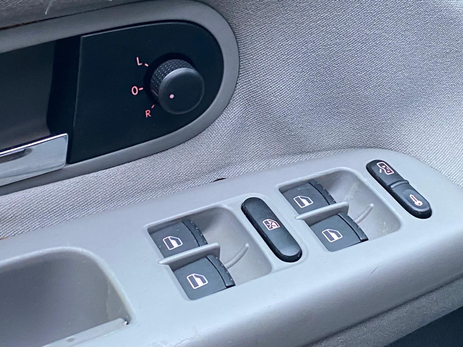 VW SHARAN FREESTYLE 7-SEATS