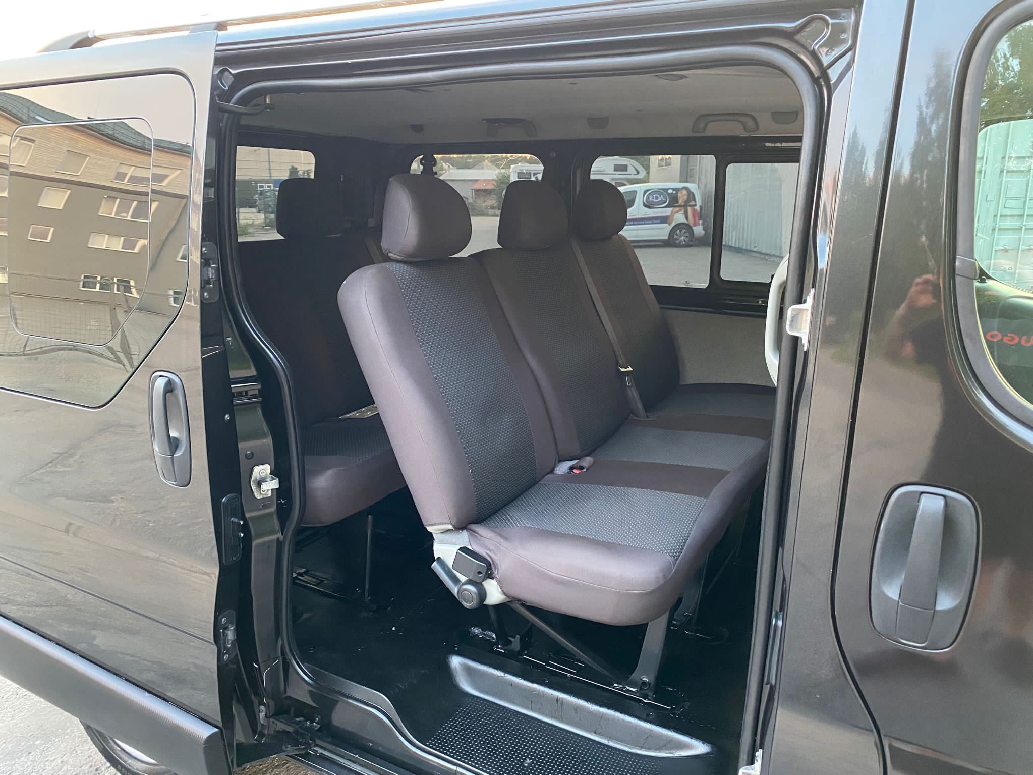 Renault Trafic Passenger 9-vietas