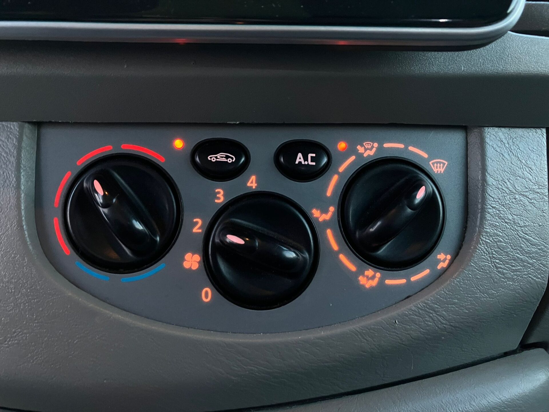 Opel Vivaro ( From Germany, not used in Latvia)