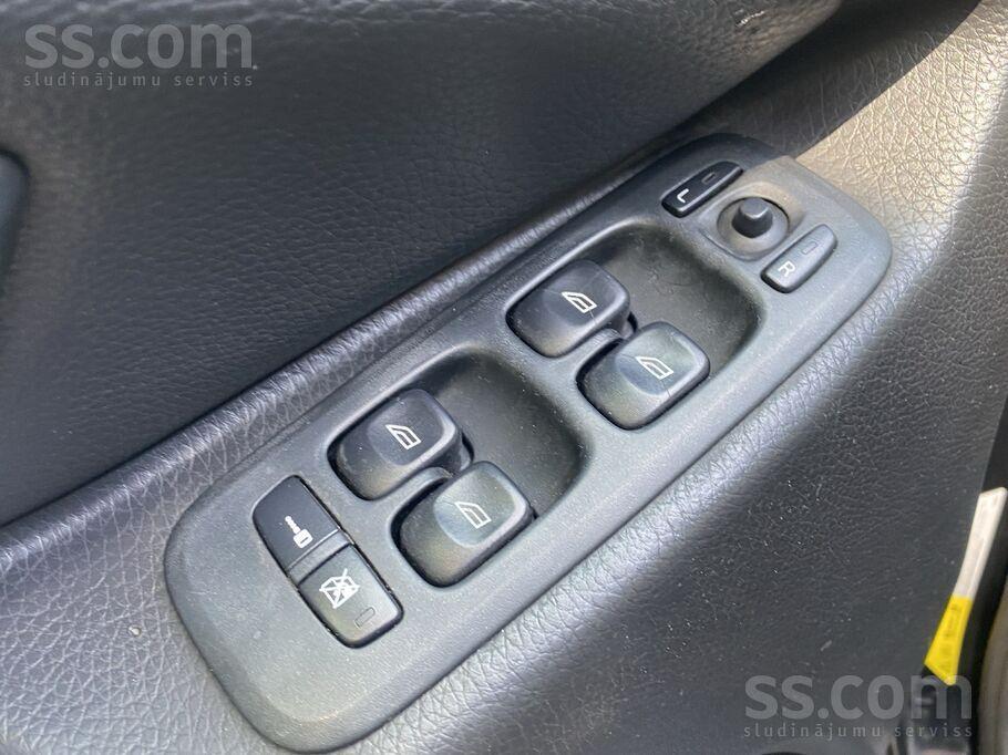 VOLVO XC90 R-DESIGN 7-vietas