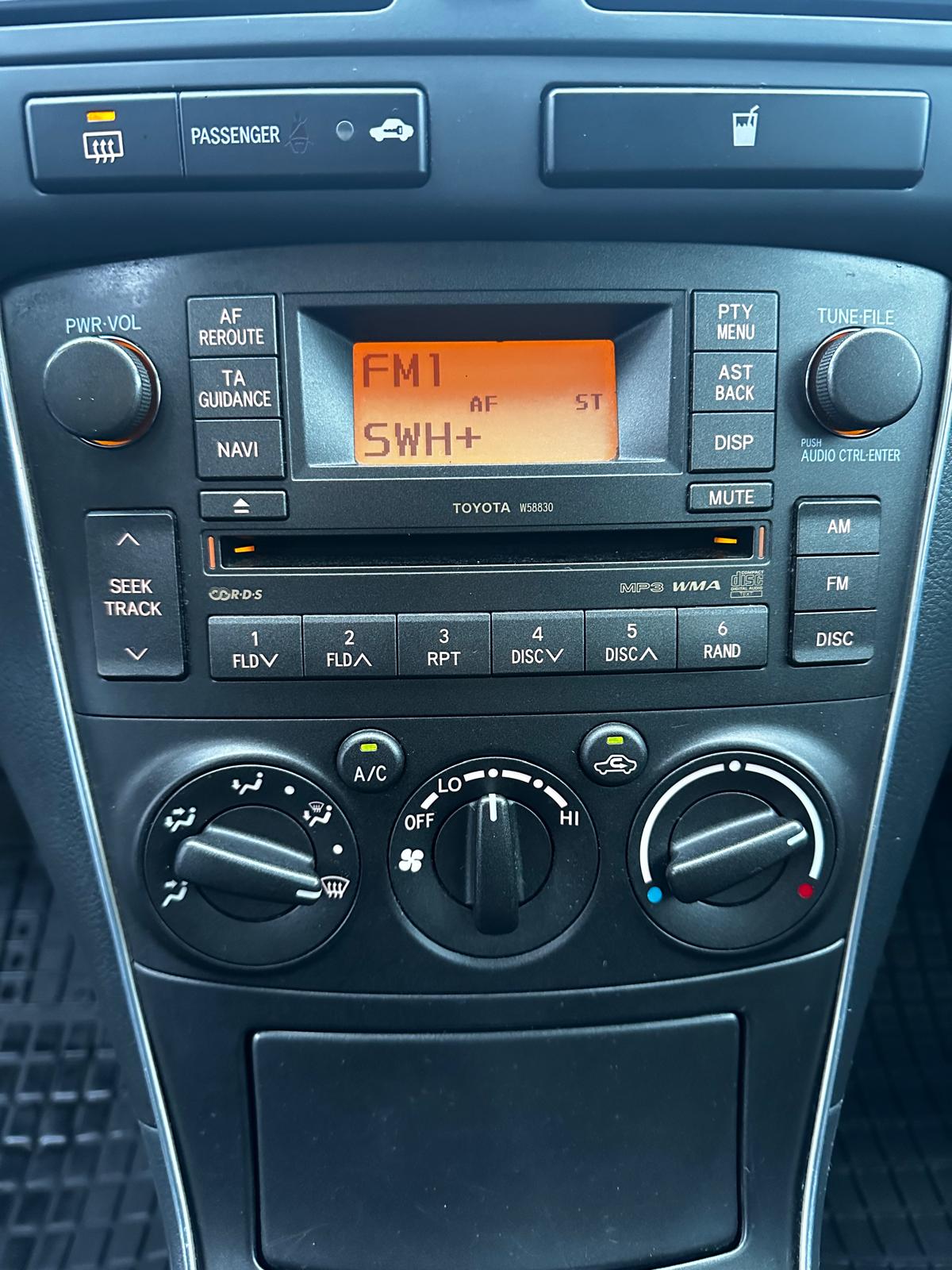 TOYOTA AVENSIS