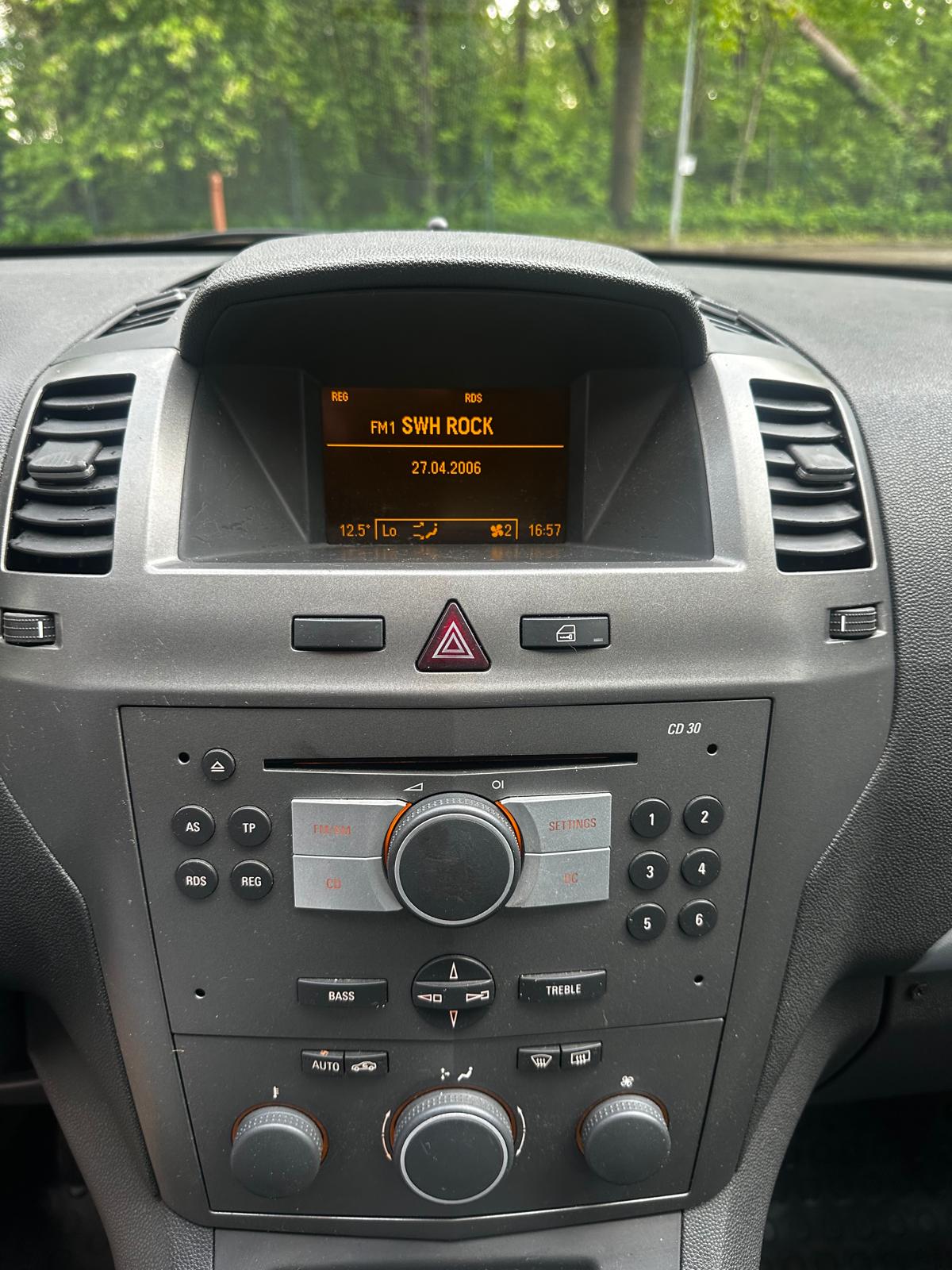 OPEL ZAFIRA 7-VIETAS