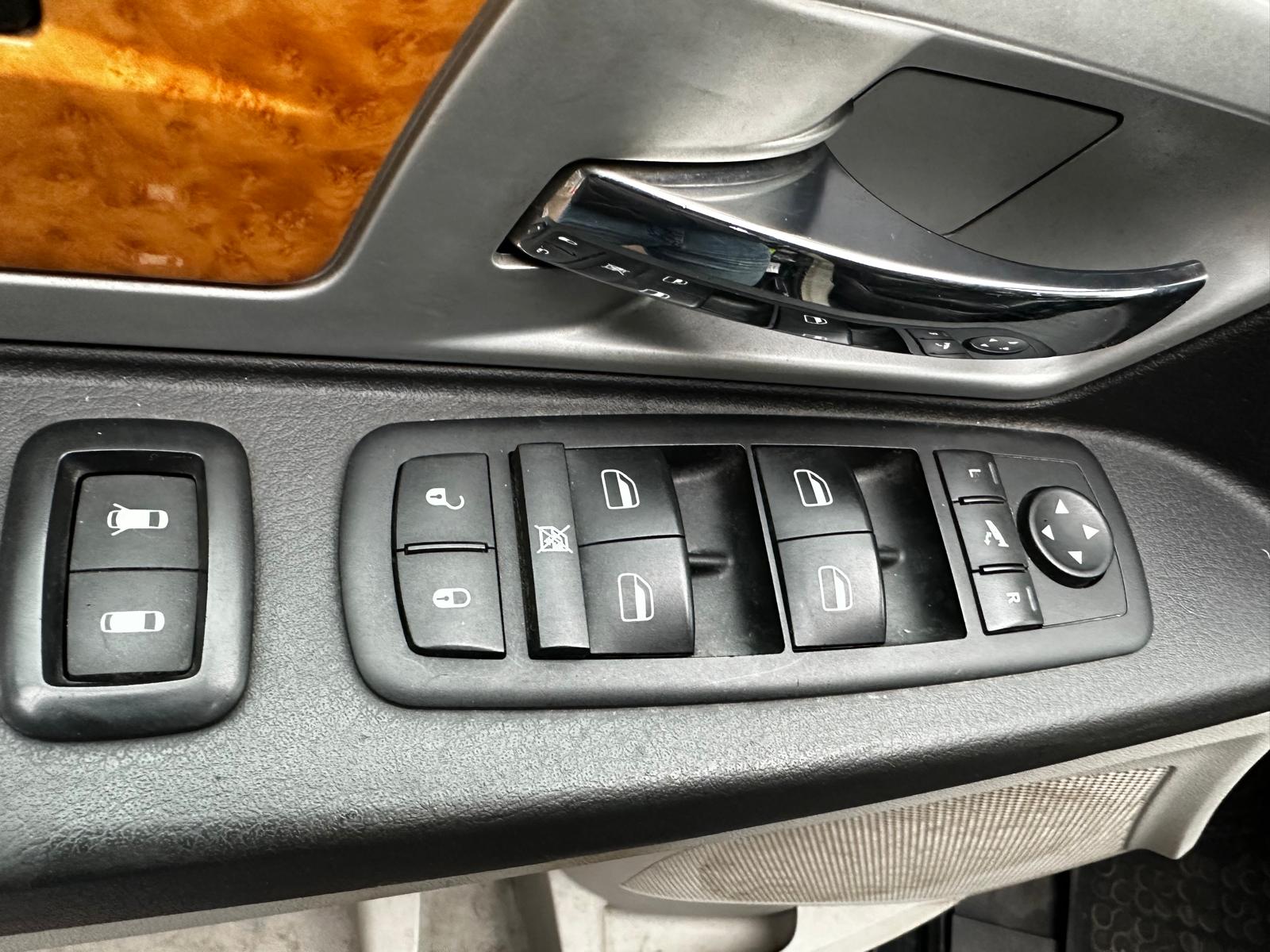 Chrysler Grand Voyager Stow&go 7-vietas