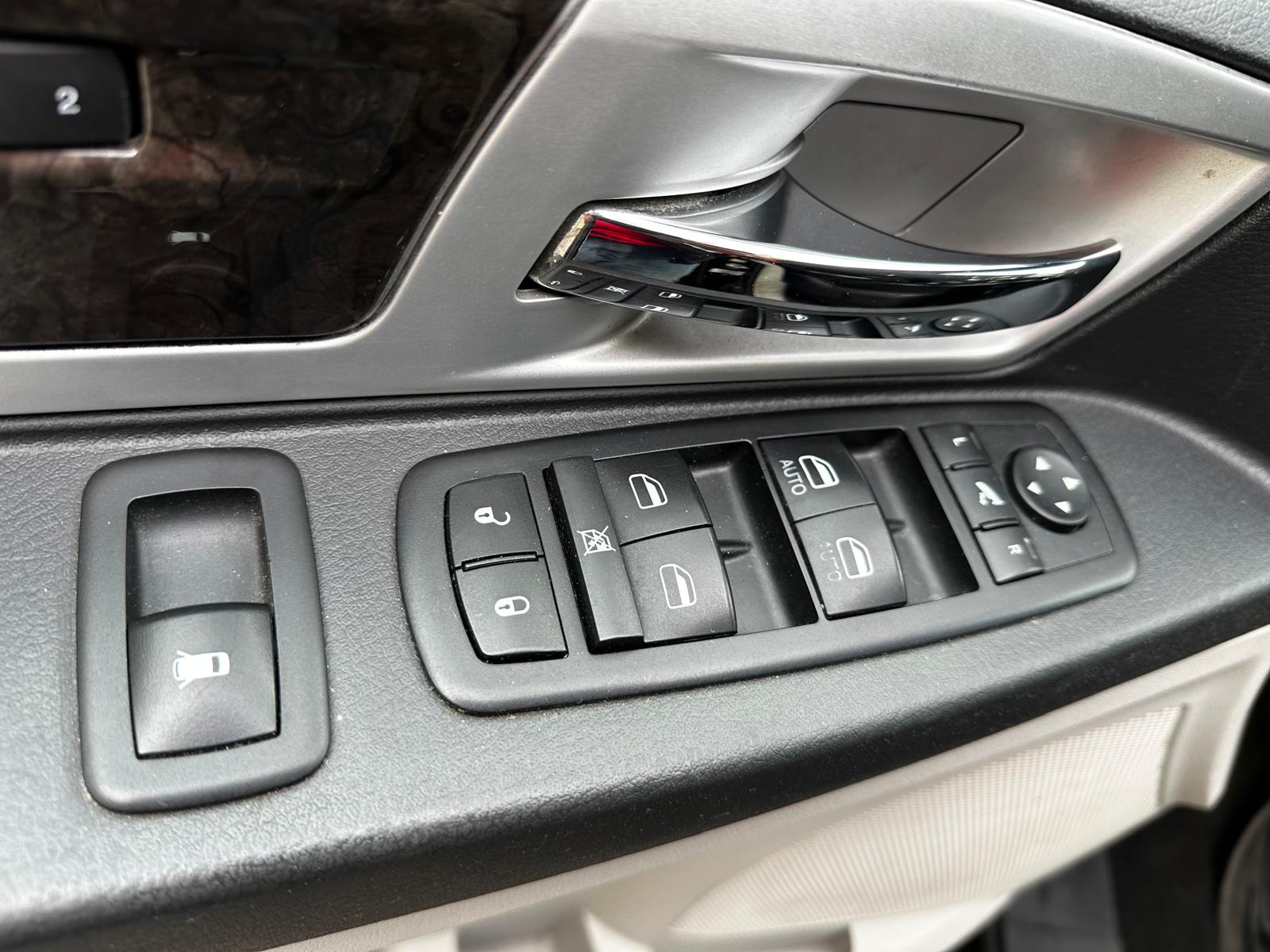 CHRYSLER GRAND VOYAGER STOW N GO 7 VIETAS