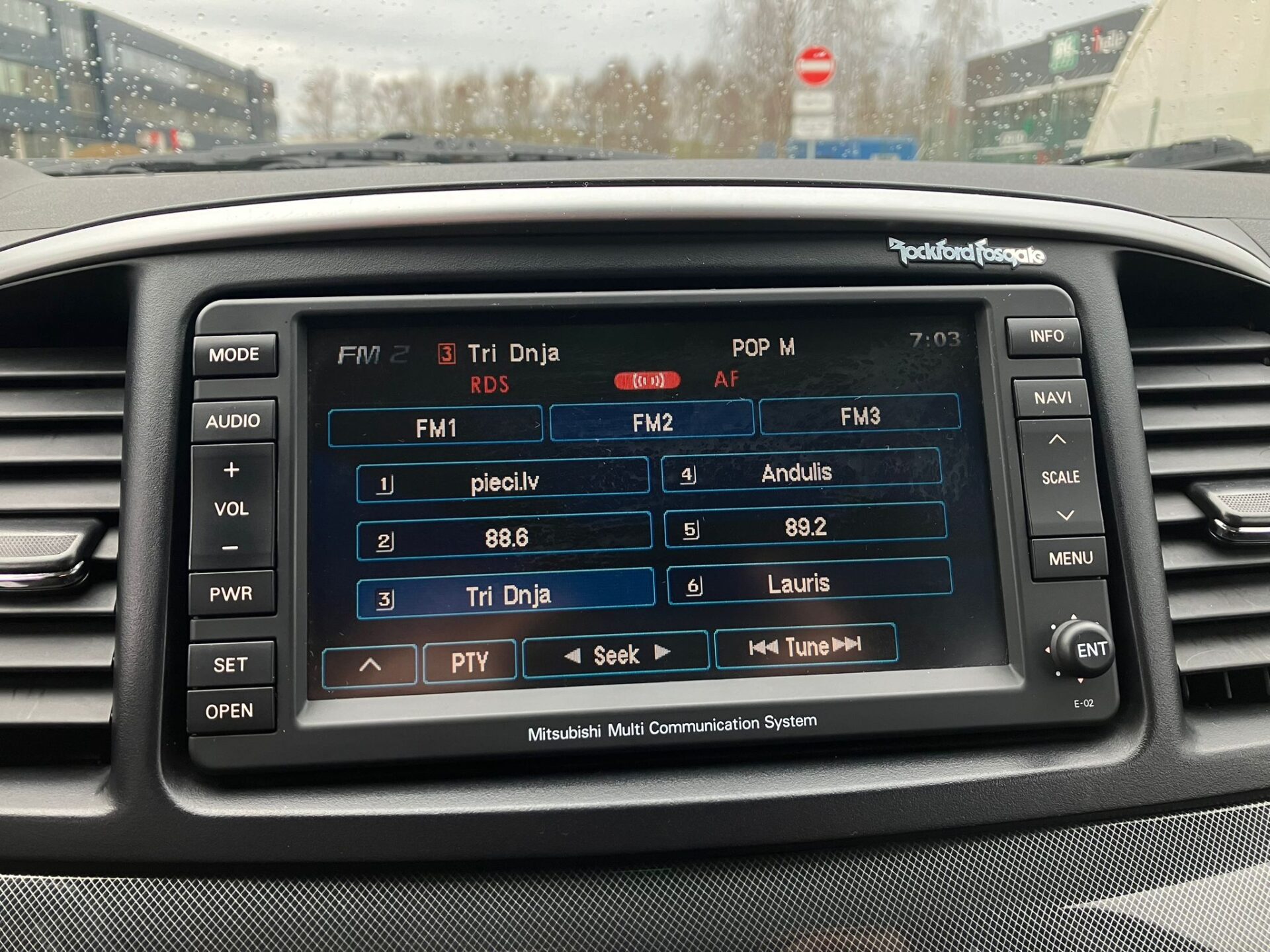 Mitsubishi Lancer