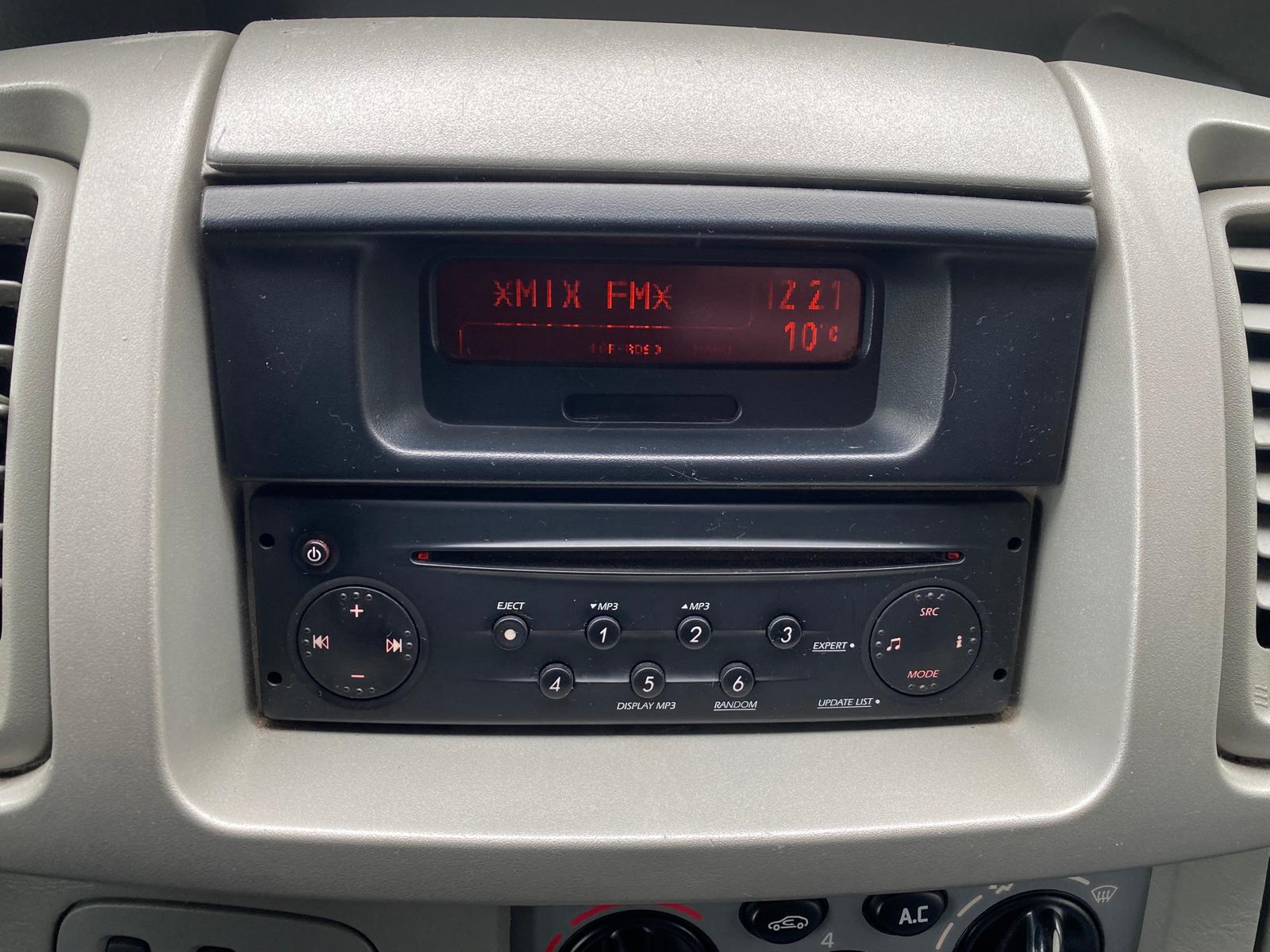 Renault Trafic Passenger 9-vietas