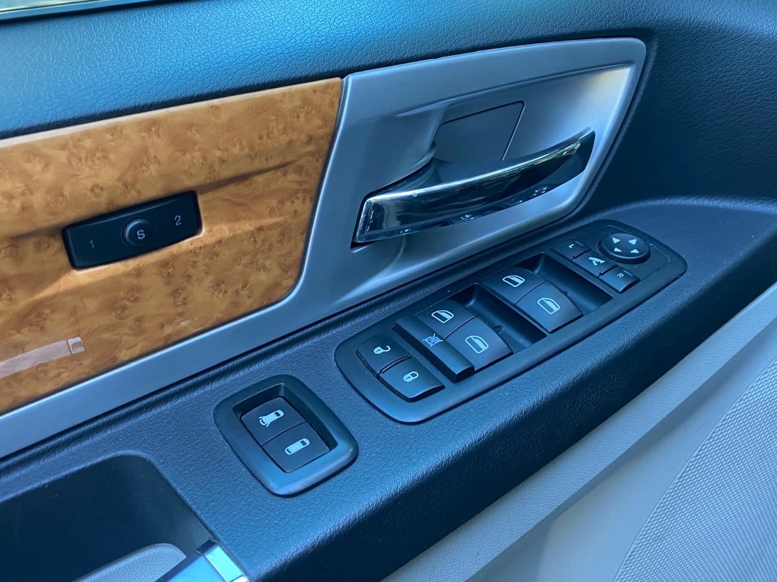 Chrysler Grand Voyager Stow&go limited edition 7-мест