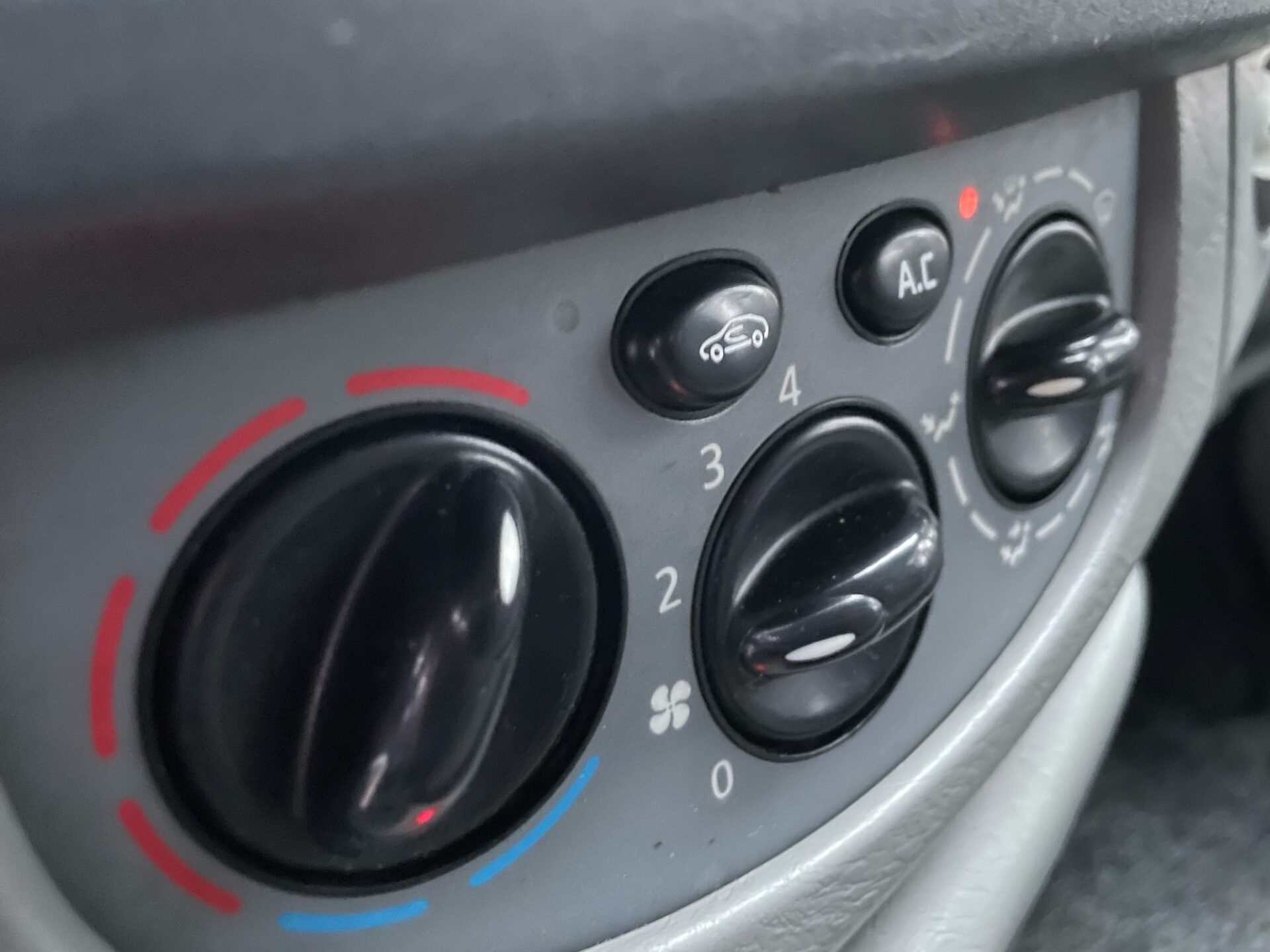 Opel Vivaro 9 мест