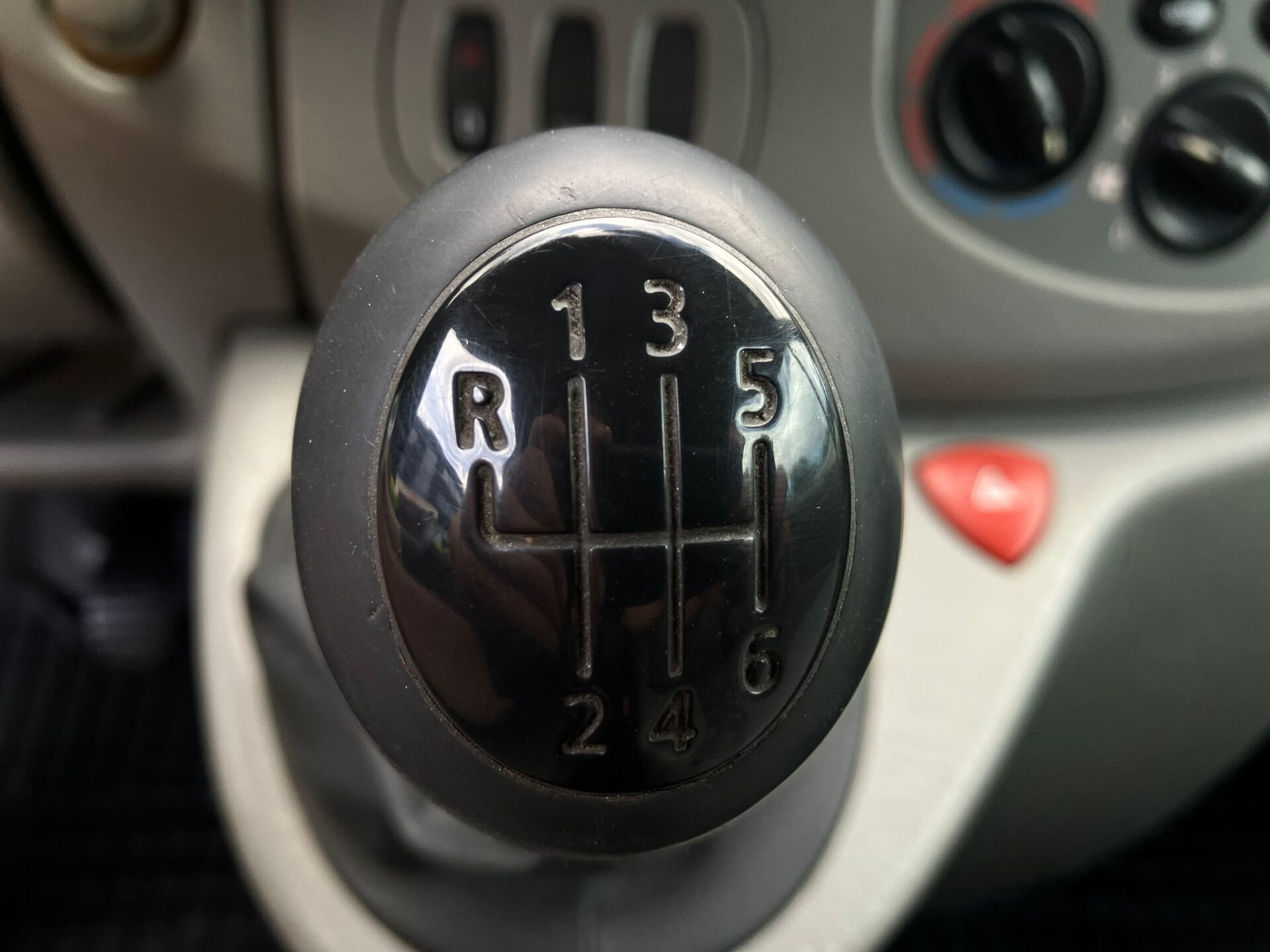 Opel Vivaro 9-vietas