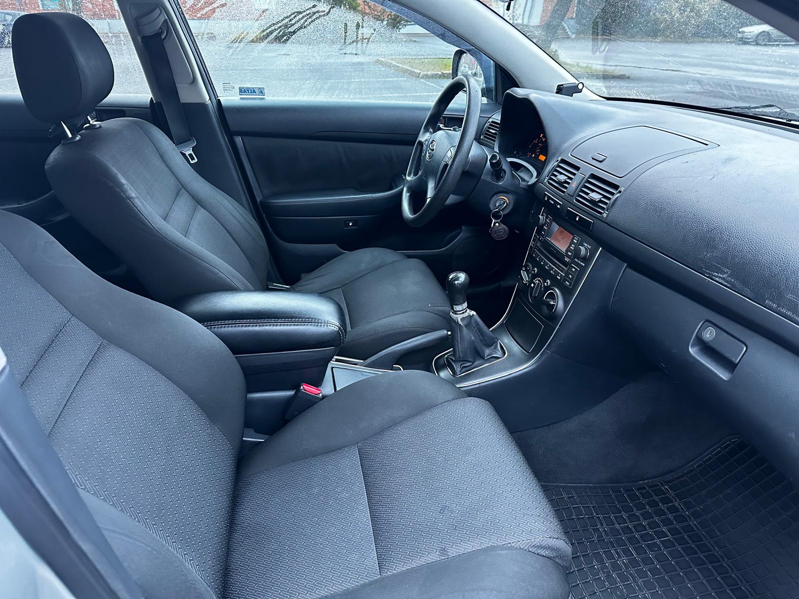TOYOTA AVENSIS