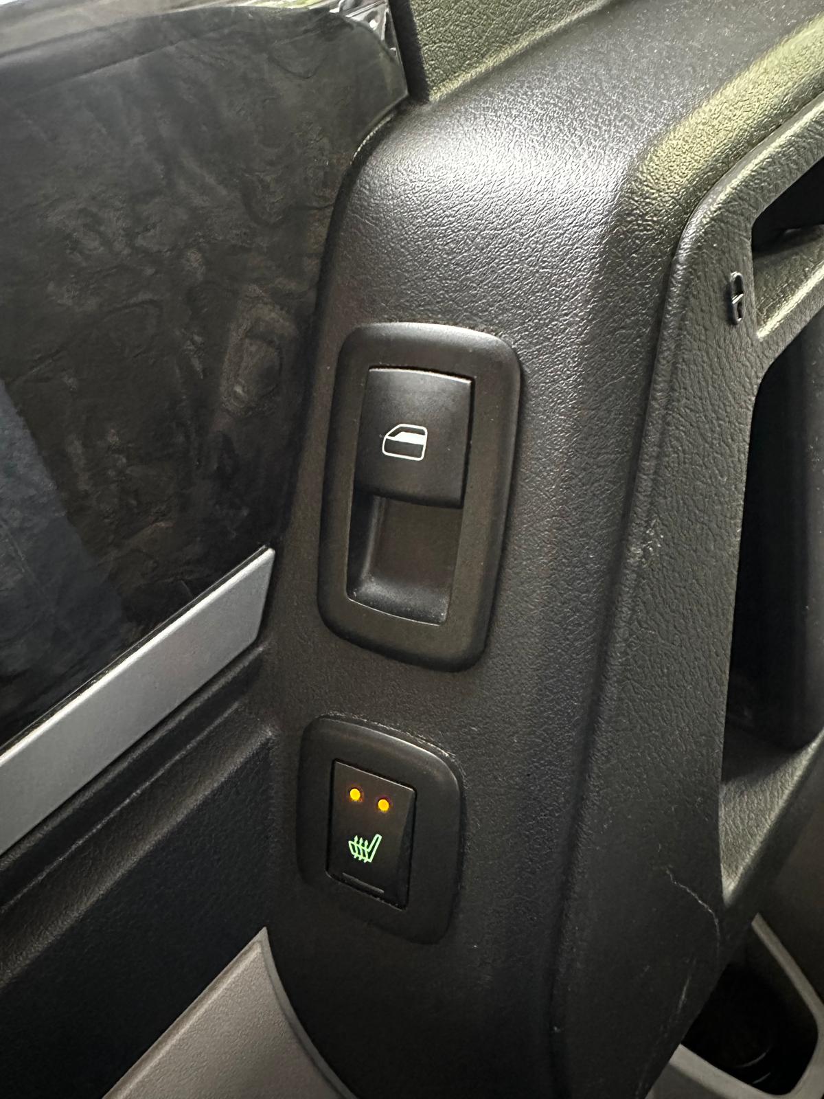 CHRYSLER GRAND VOYAGER STOW N GO 7 VIETAS