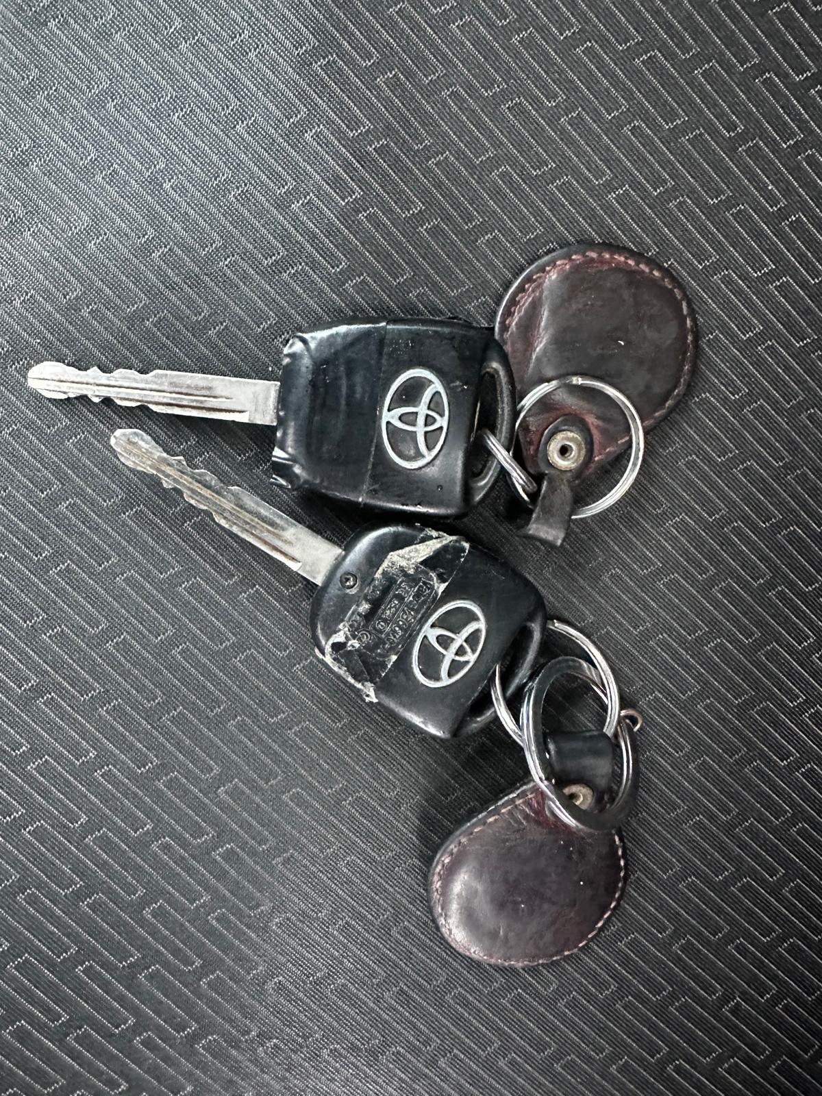 TOYOTA AVENSIS