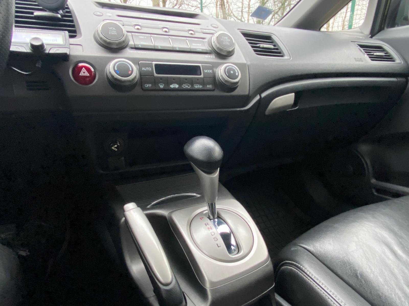 Honda Civic 4 D-R hybrid