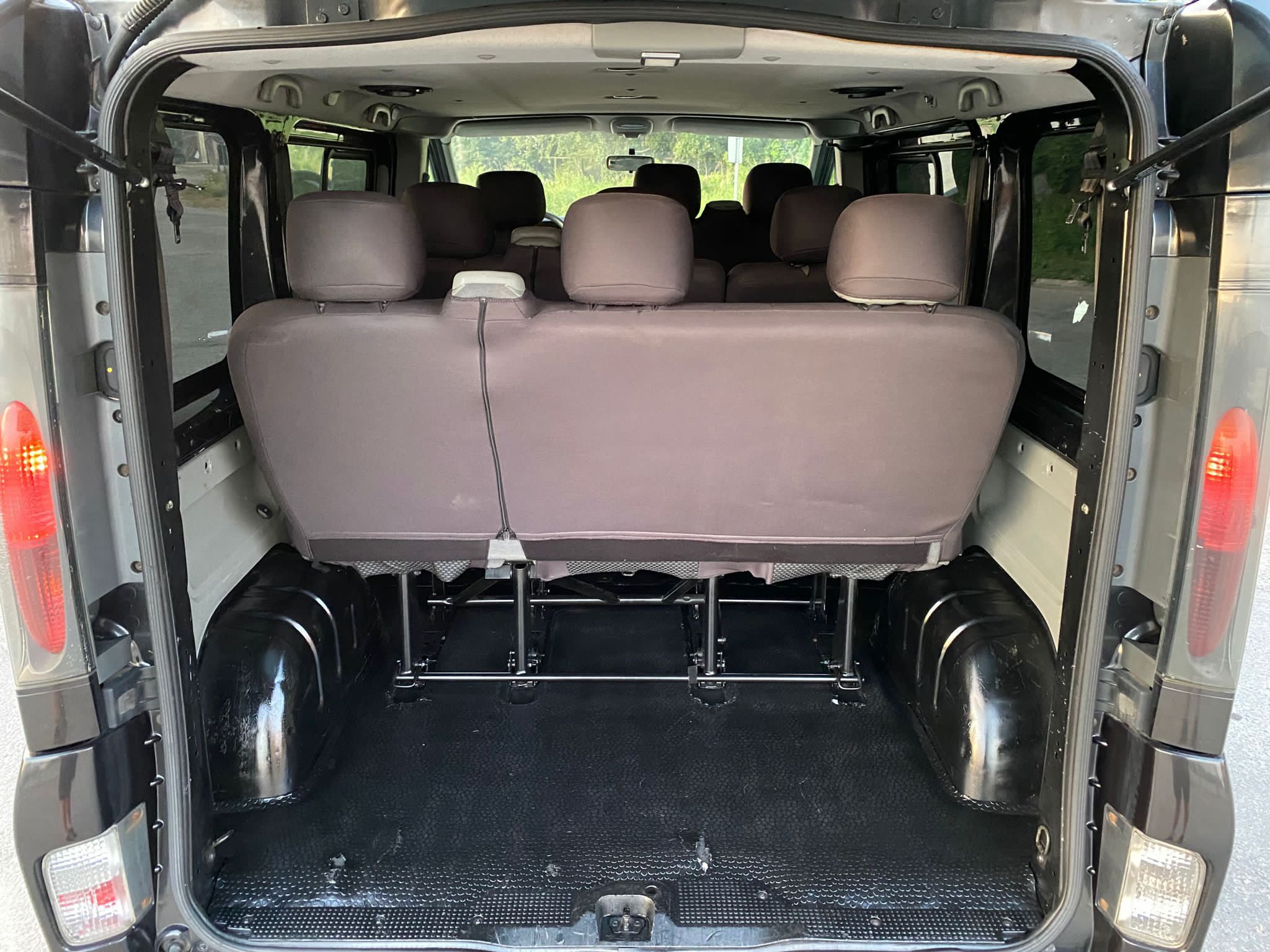 Renault Trafic Passenger 9-vietas