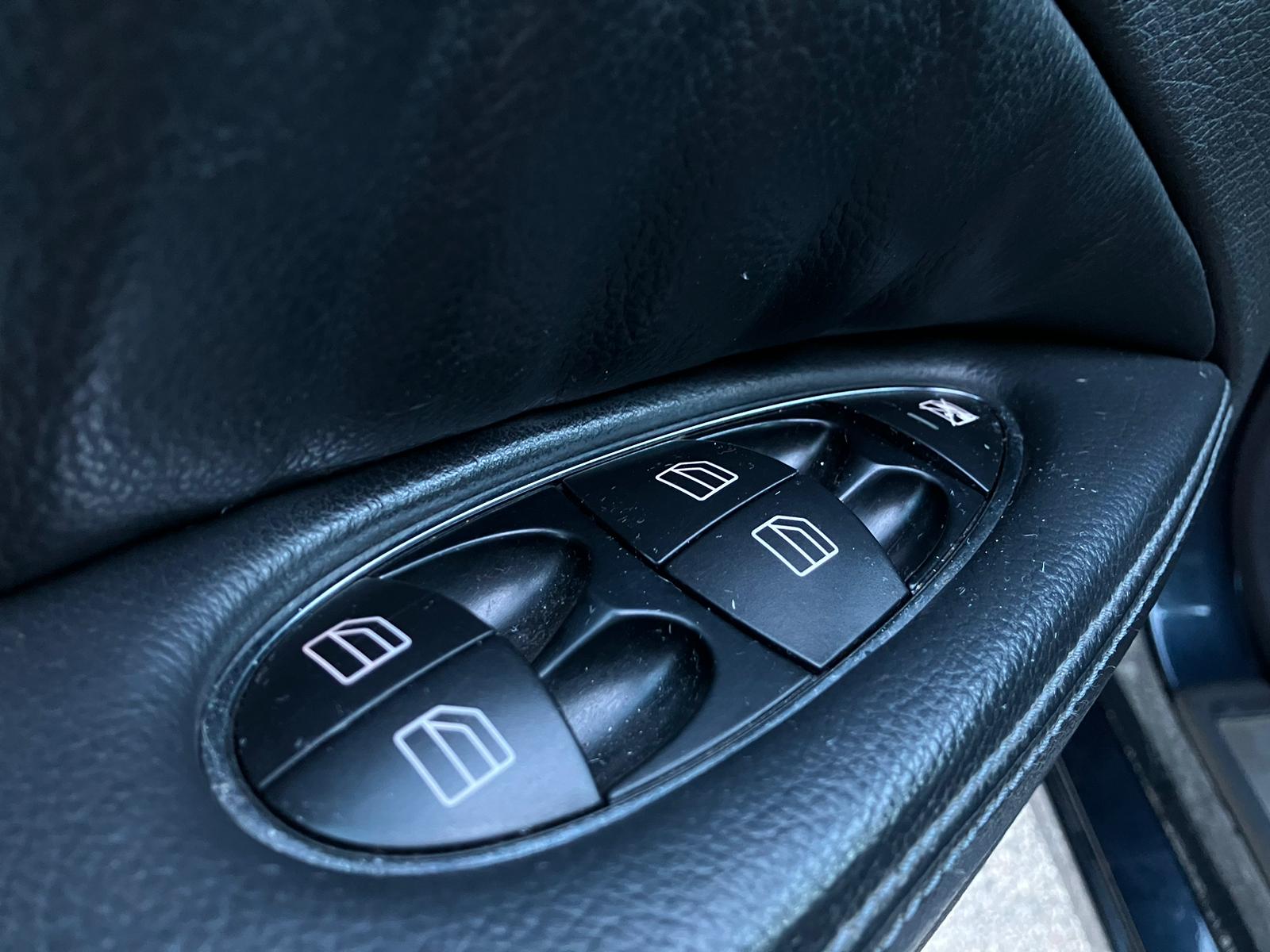 Mercedes Benz E320