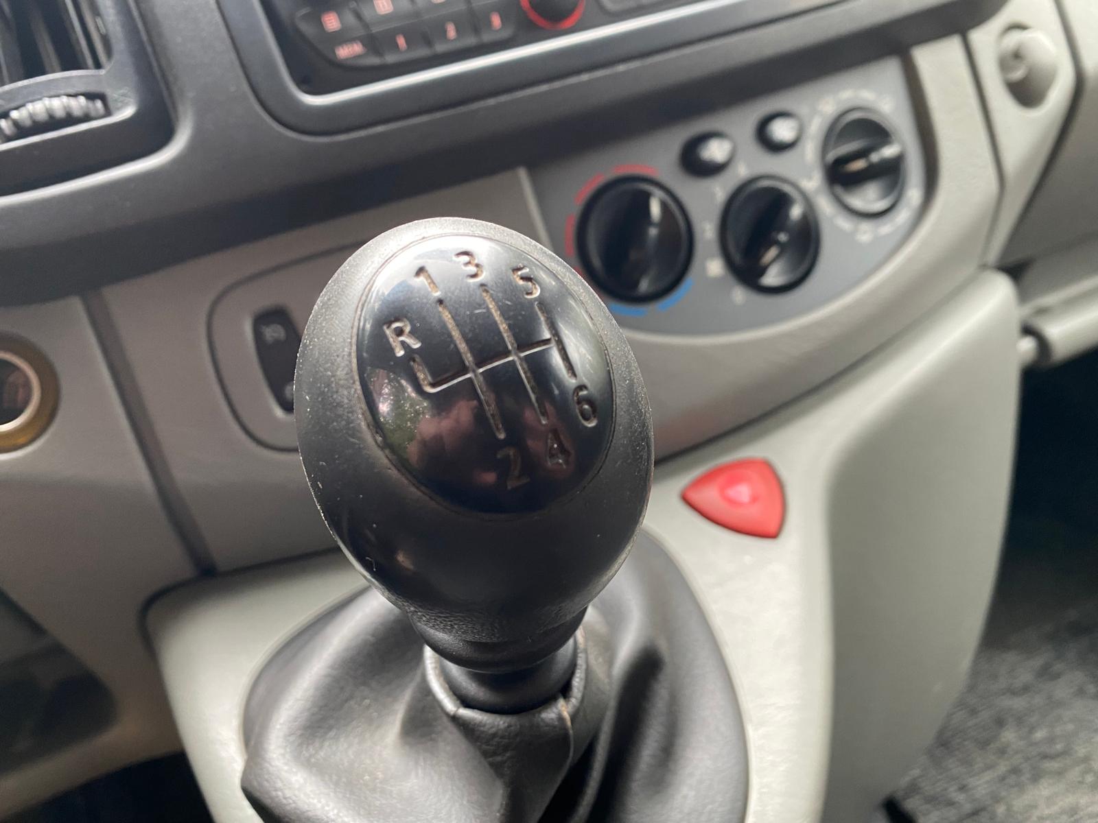 Opel Vivaro 9 vietas