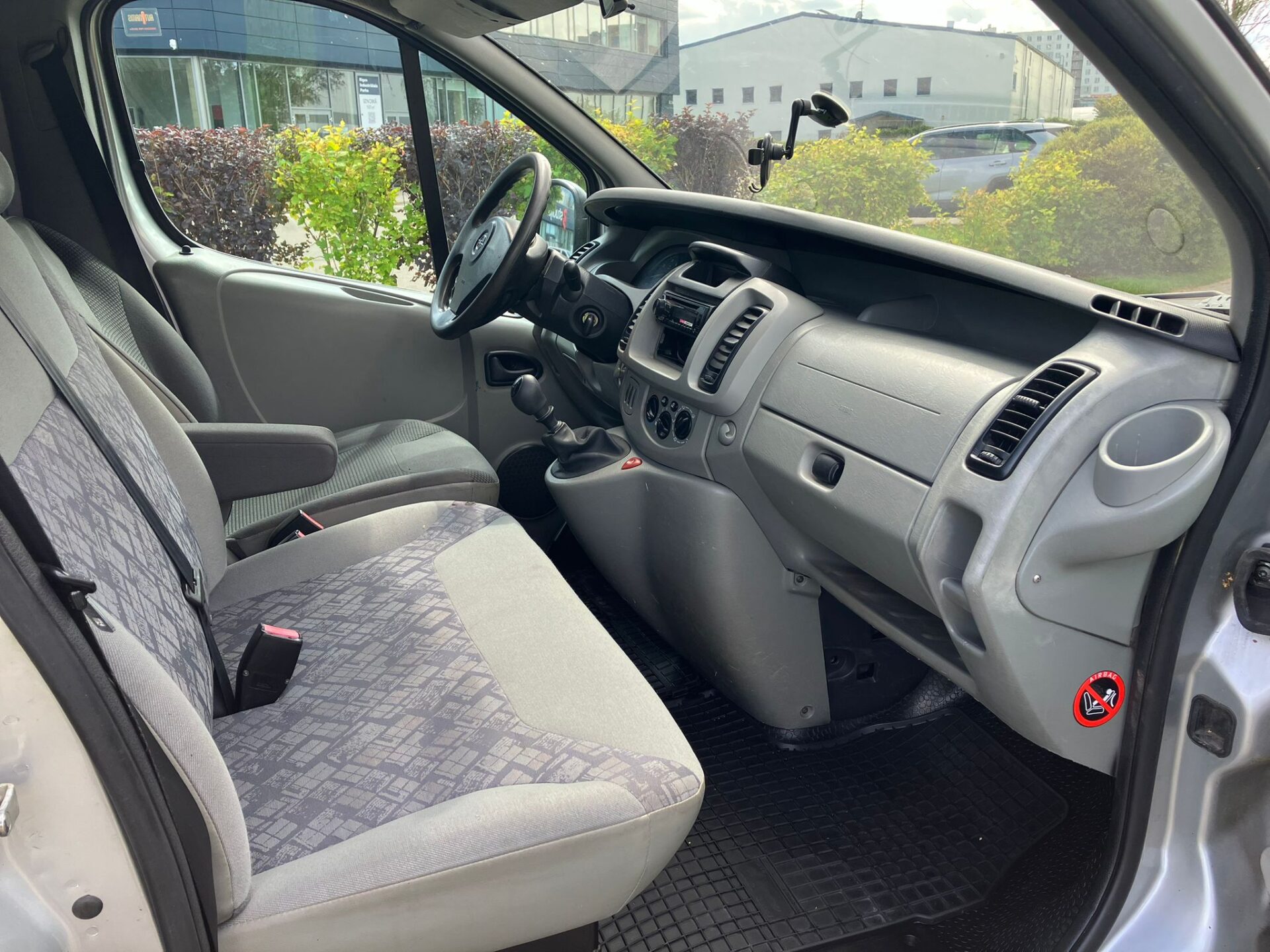 Opel Vivaro 9-vietas