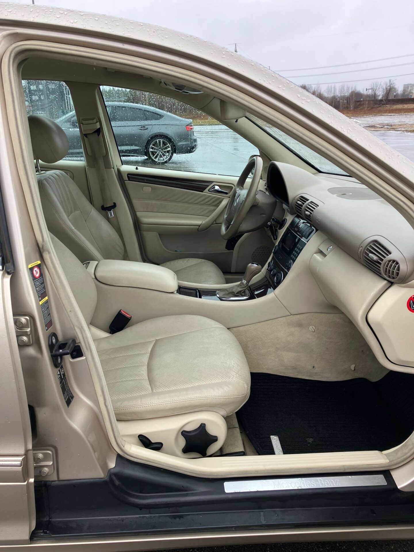Mercedes Benz C180