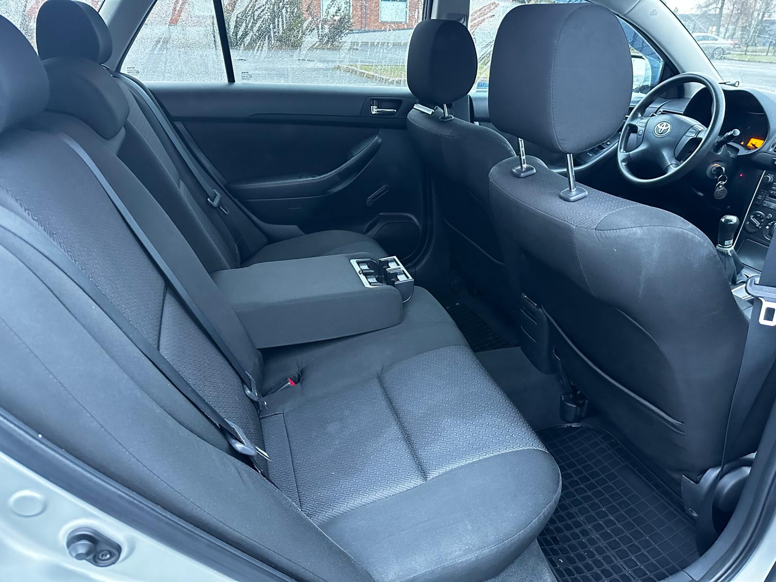 TOYOTA AVENSIS