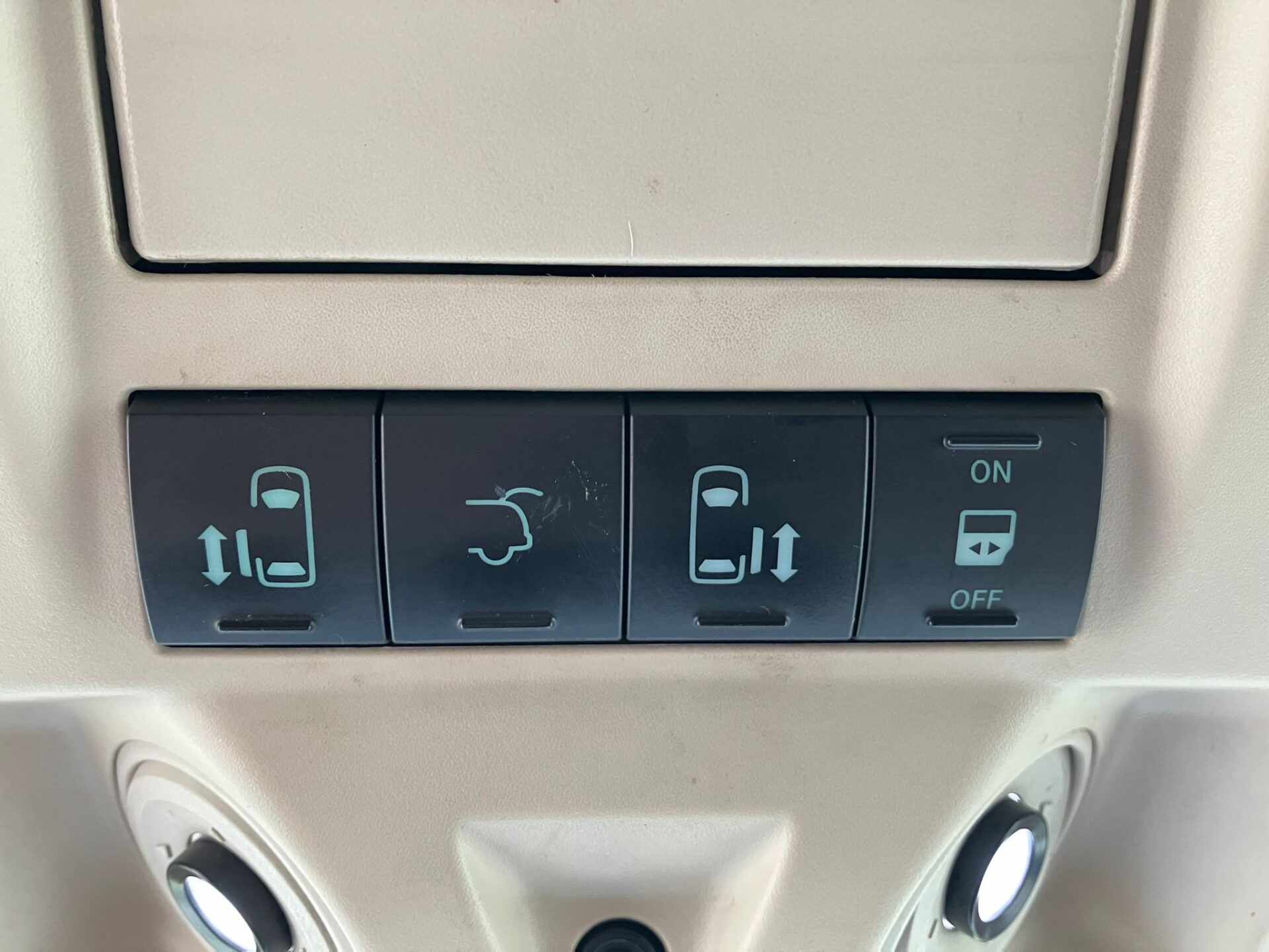 Chrysler Grand Voyager Stow&go 7-мест