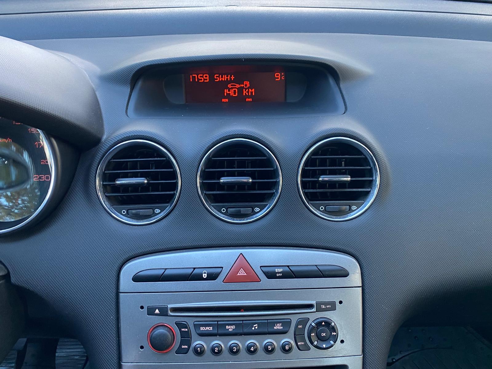 PEUGEOT 308
