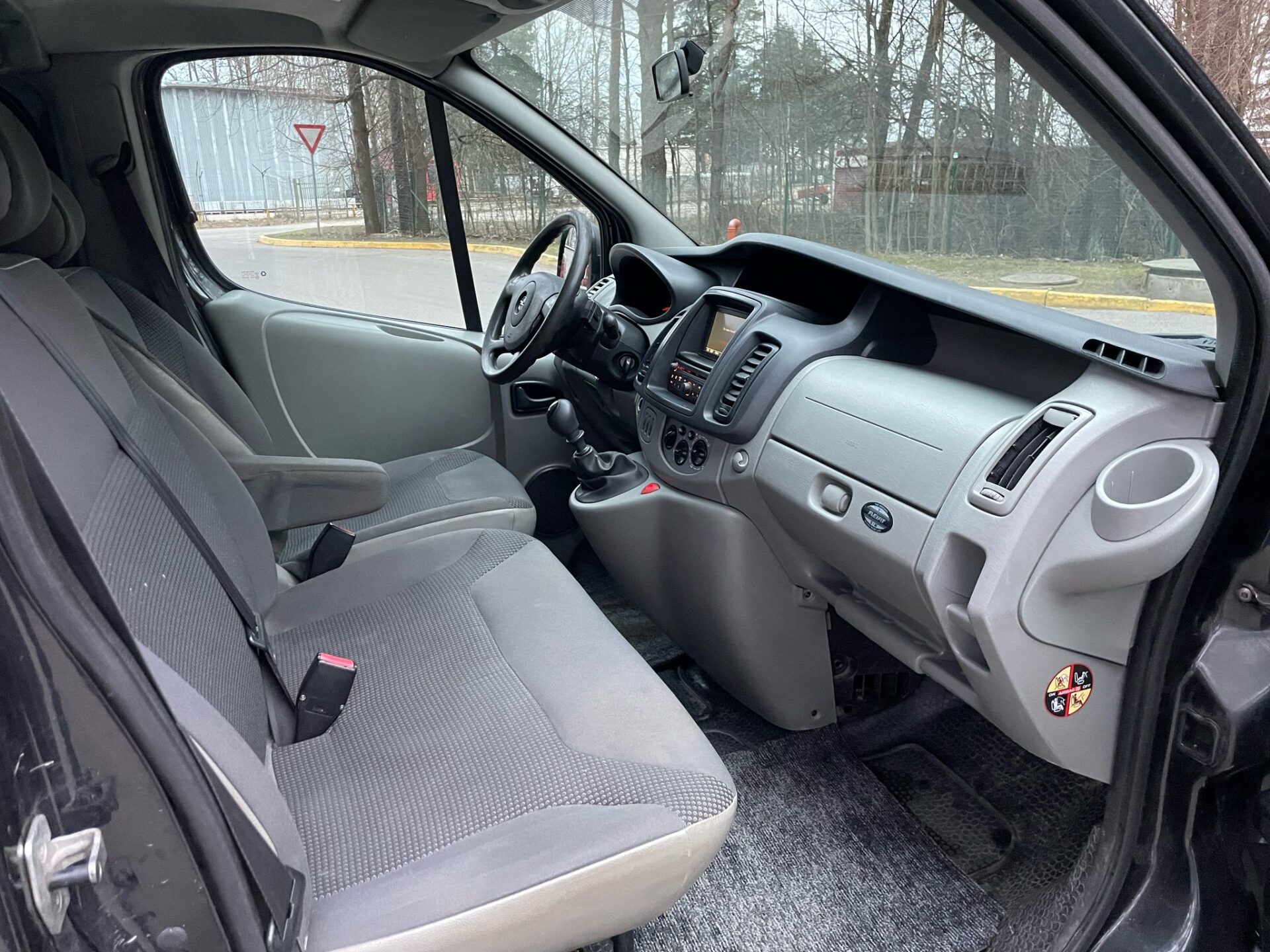 Opel Vivaro 9 vietas