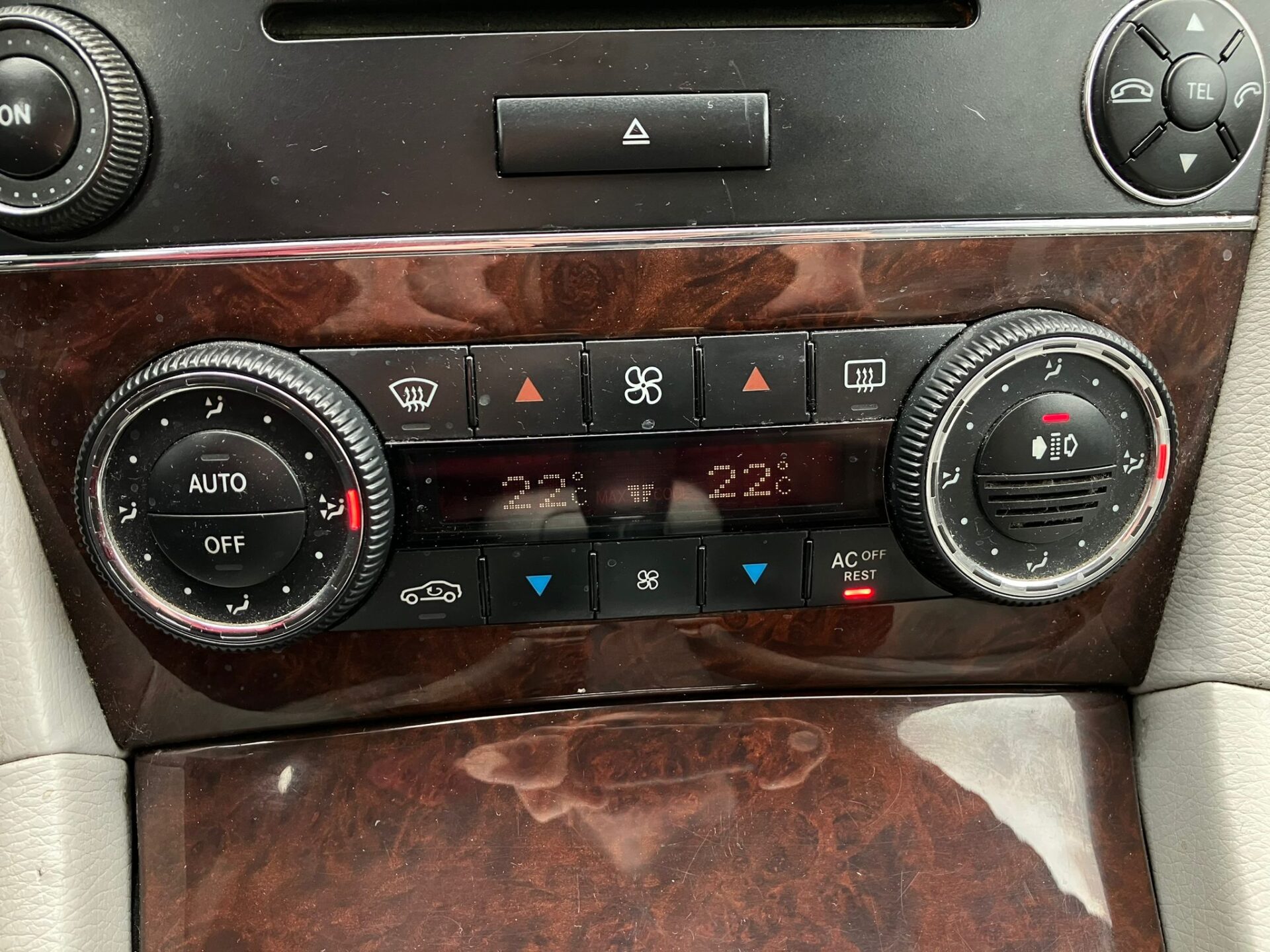 Mercedes C240