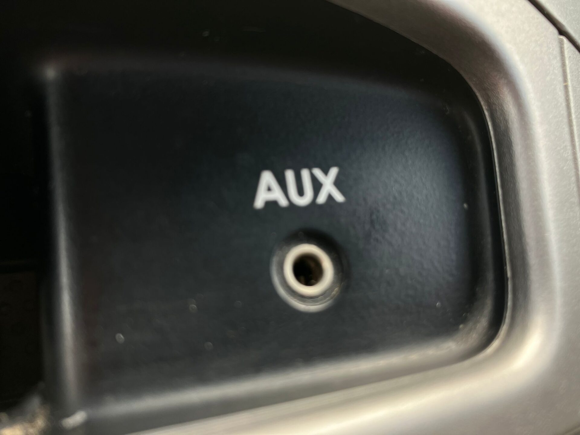 Hyundai H1 8-seats