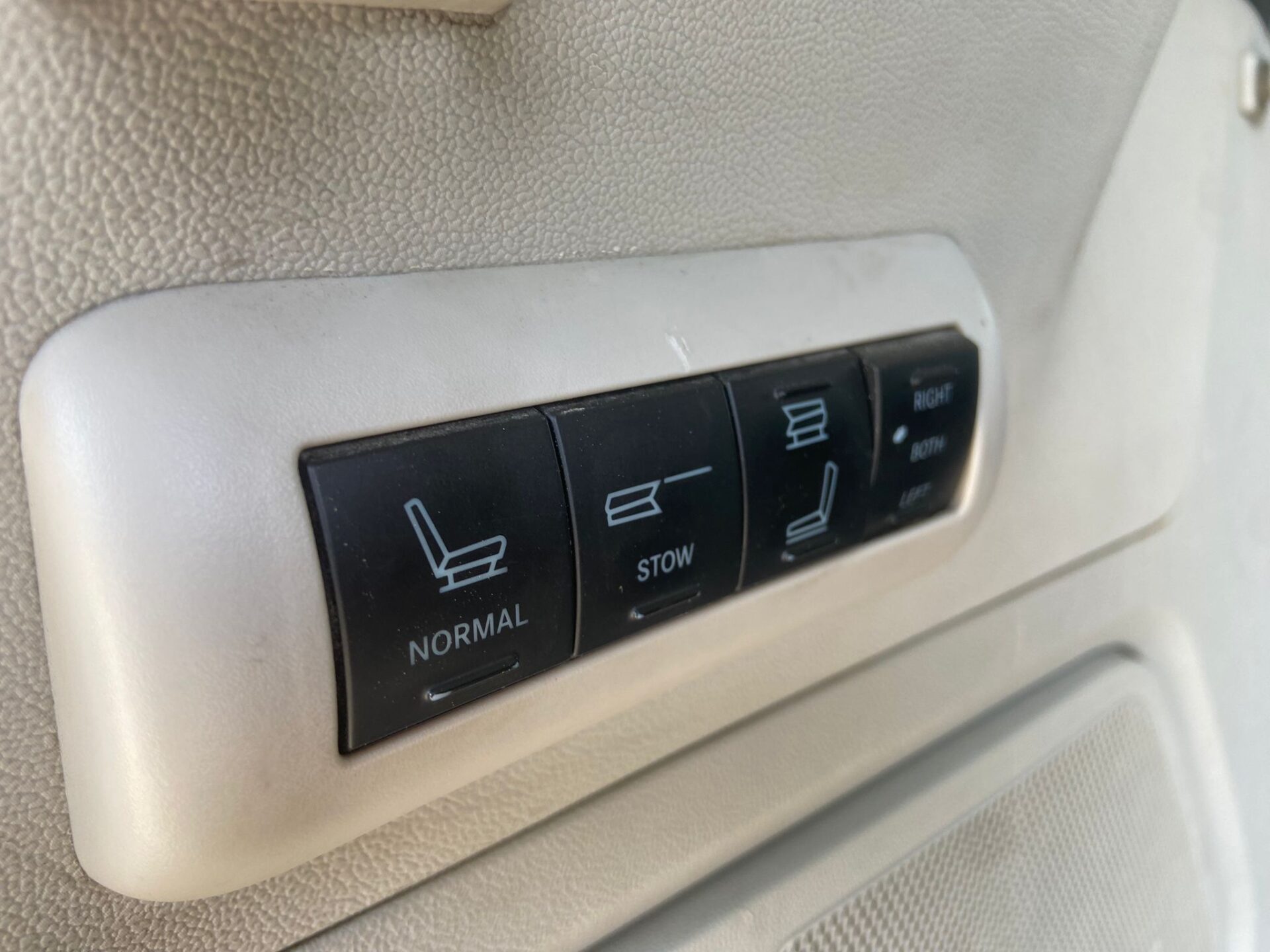 Chrysler Grand Voyager Stown&go 7-vietas