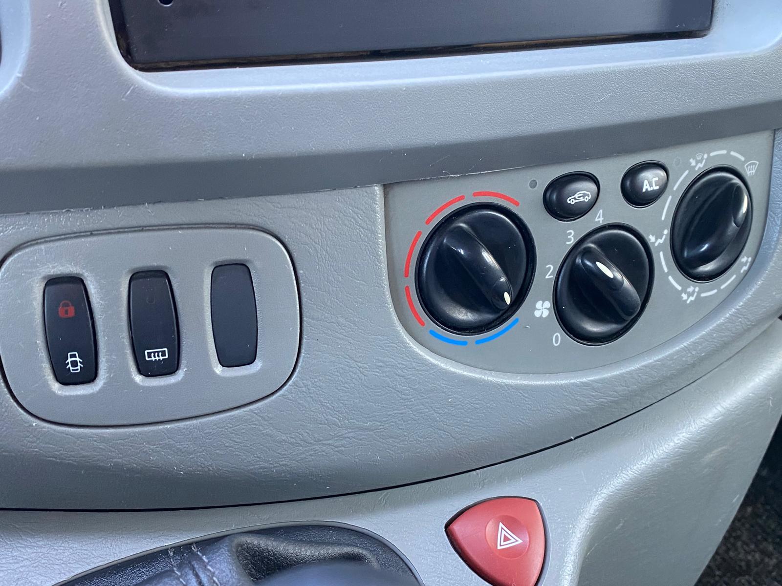Opel Vivaro Грузовой фургон 3-мест