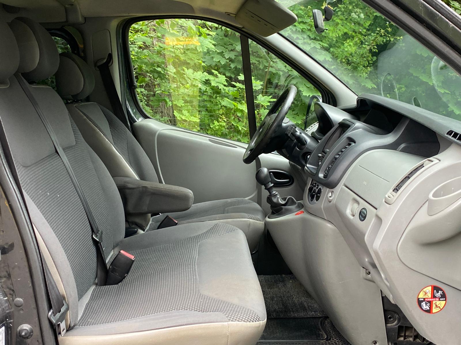 Opel Vivaro 9 vietas